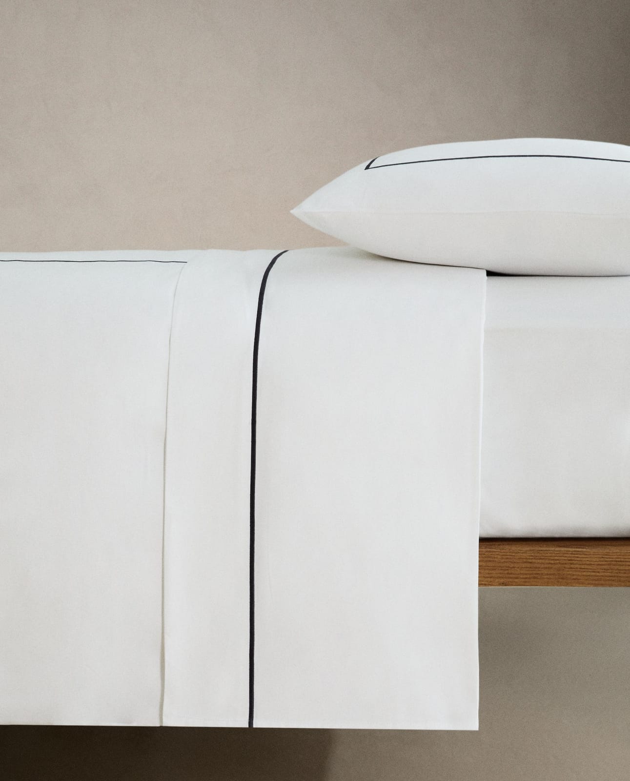 ZARA HOME Сатиновый пододеяльник с фестонами ракурс 4