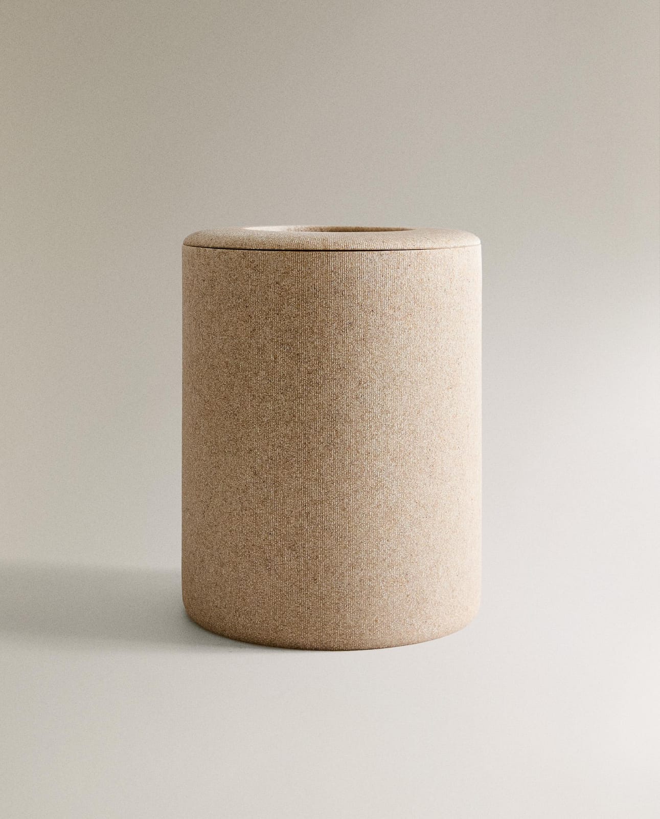 Мусорное ведро ZARA HOME КОРЗИНА ДЛЯ ВАННОЙ ИЗ СМОЛЫ БЕЖЕВЫЙ 25.4 x 20.3 см