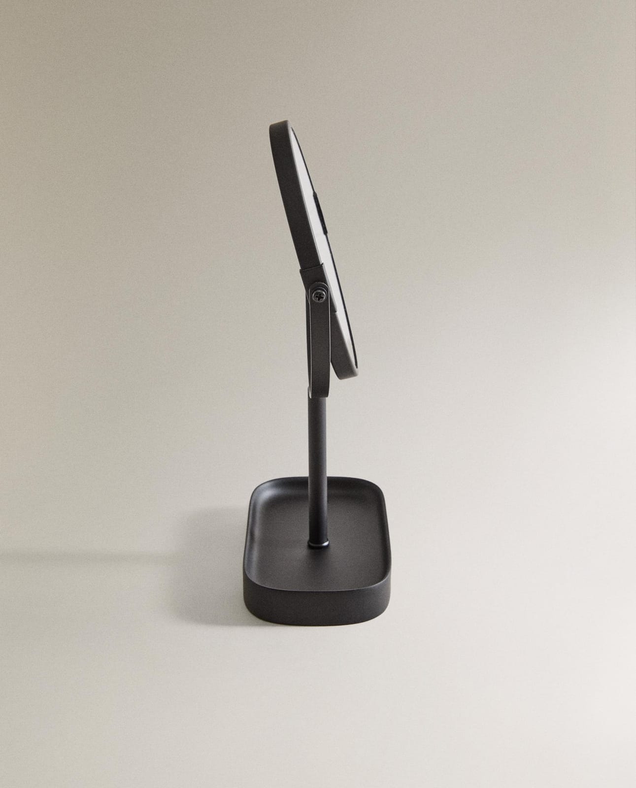 ZARA HOME Туалетное зеркало из смолы, CZARNE ракурс 4