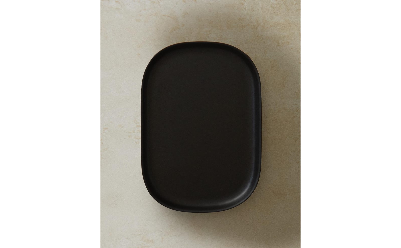 ZARA HOME ЧЕРНЫЙ ПОДНОС ДЛЯ ВАННОЙ ИЗ СМОЛЫ ракурс 6