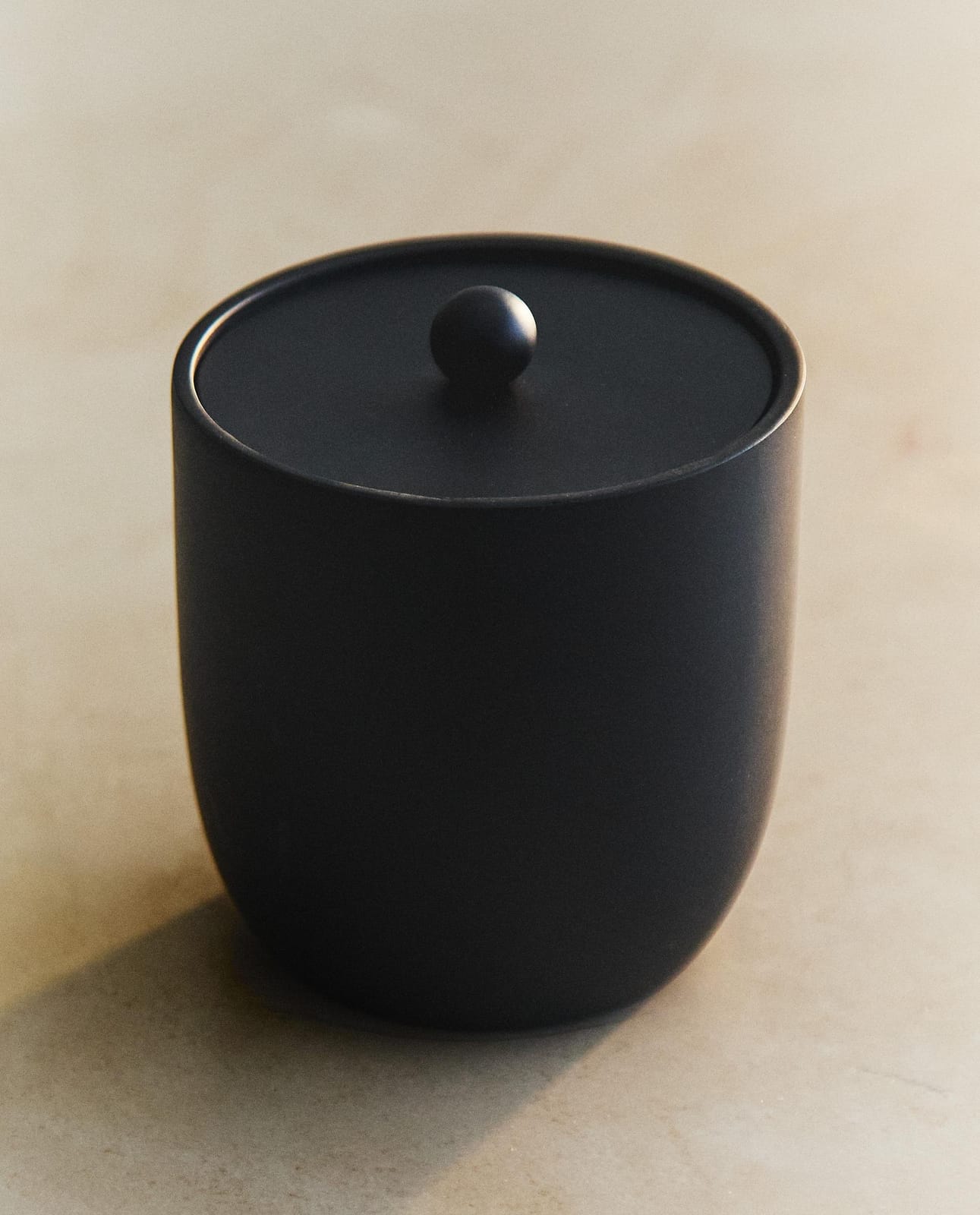 ZARA HOME ЧЕРНЫЙ КОНТЕЙНЕР ОРГАНАЙЗЕР ДЛЯ ВАННОЙ ИЗ СМОЛЫ ракурс 6