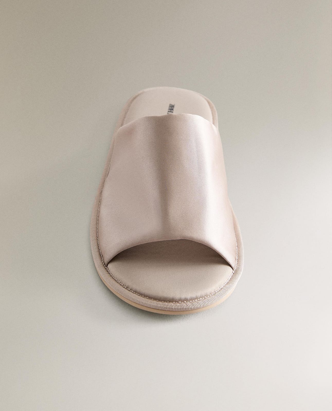 ZARA HOME ШЕЛКОВЫЕ ШЛЕПАНЦЫ ракурс 3
