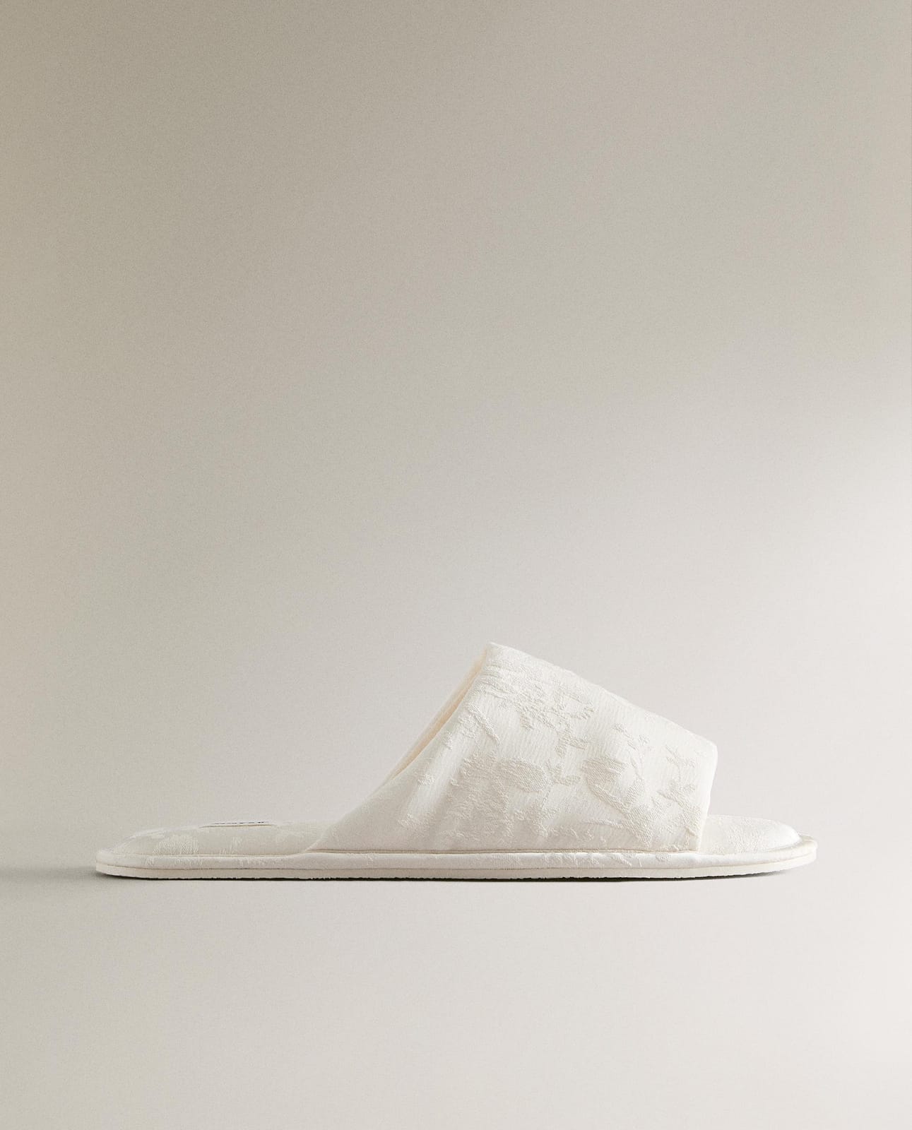 Тапочки ZARA HOME жаккардовые шлепанцы BEŻOWY 36