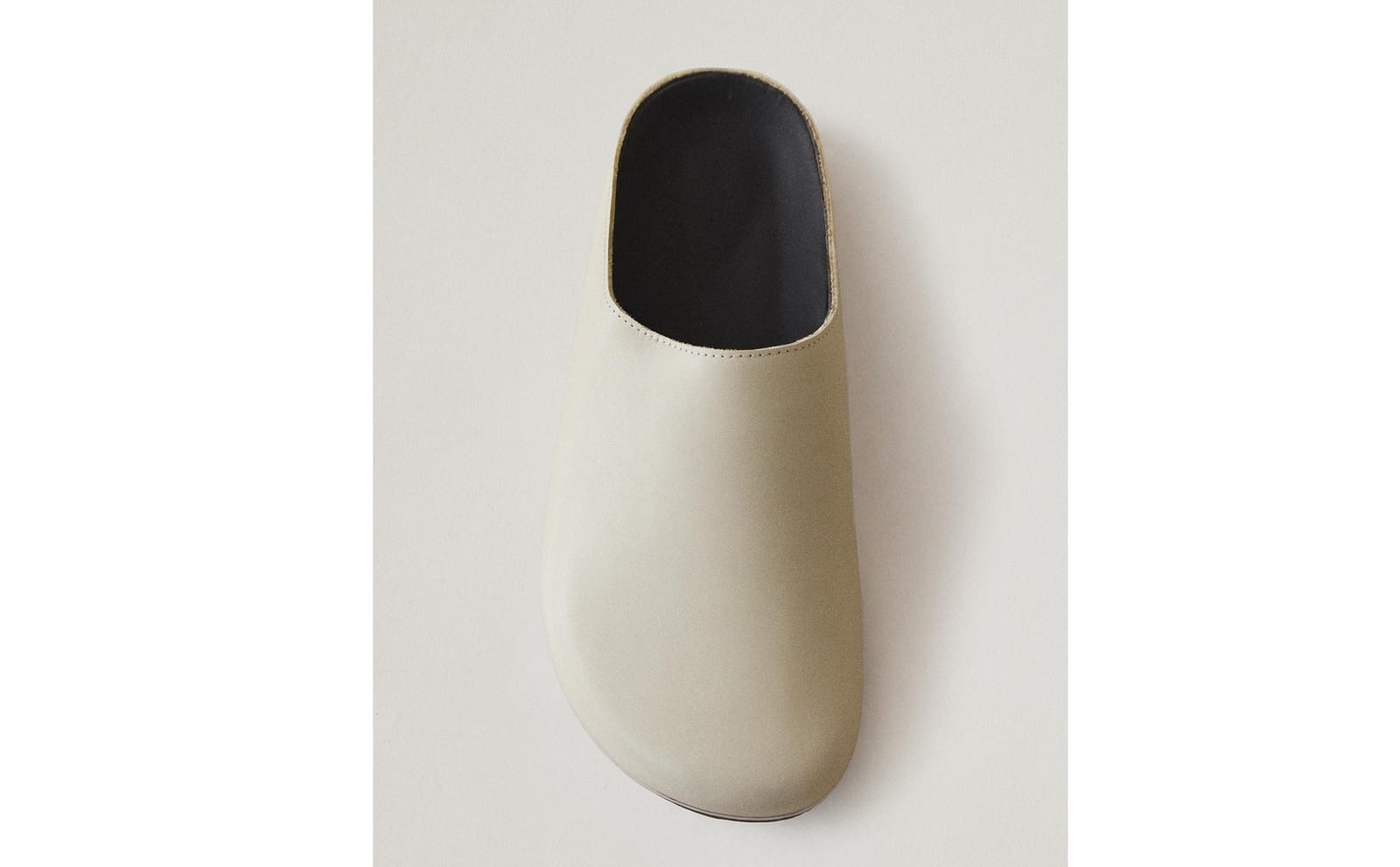 ZARA HOME MINIMALISTYCZNE SKÓRZANE CHODAKI ракурс 8