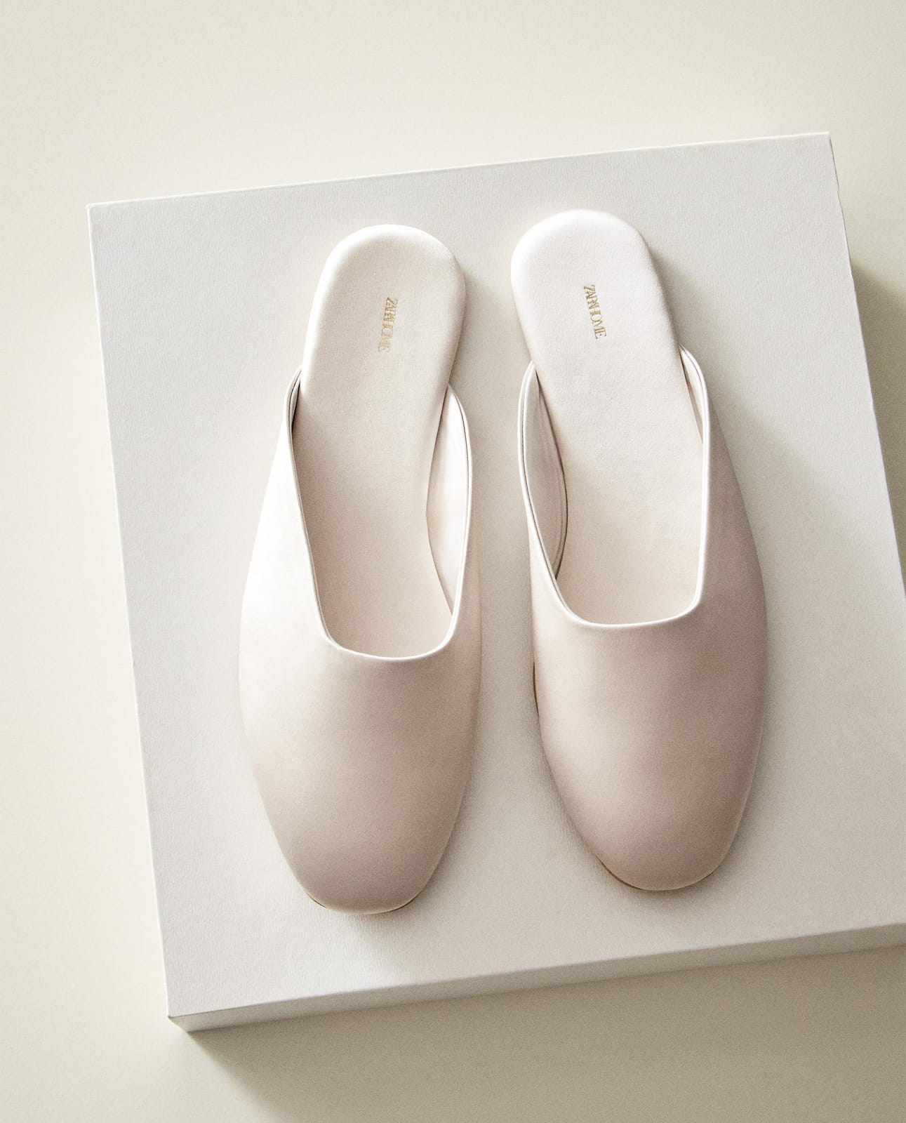 ZARA HOME САТИНОВЫЕ ПАНТОФЛИ ракурс 3