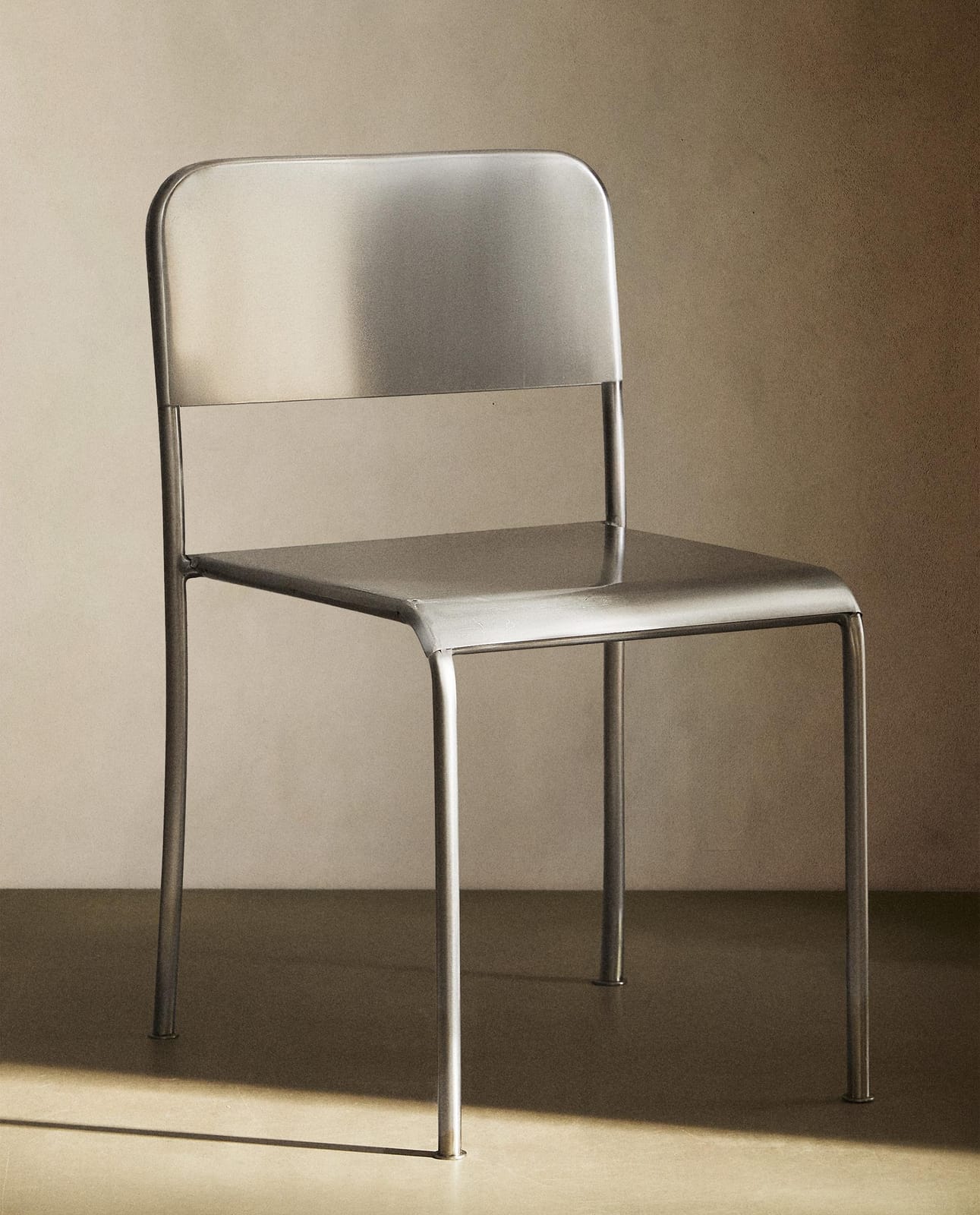 ZARA HOME КРЕСЛО С КОНСТРУКЦИЕЙ ИЗ НЕРЖАВЕЮЩЕЙ СТАЛИ ракурс 11