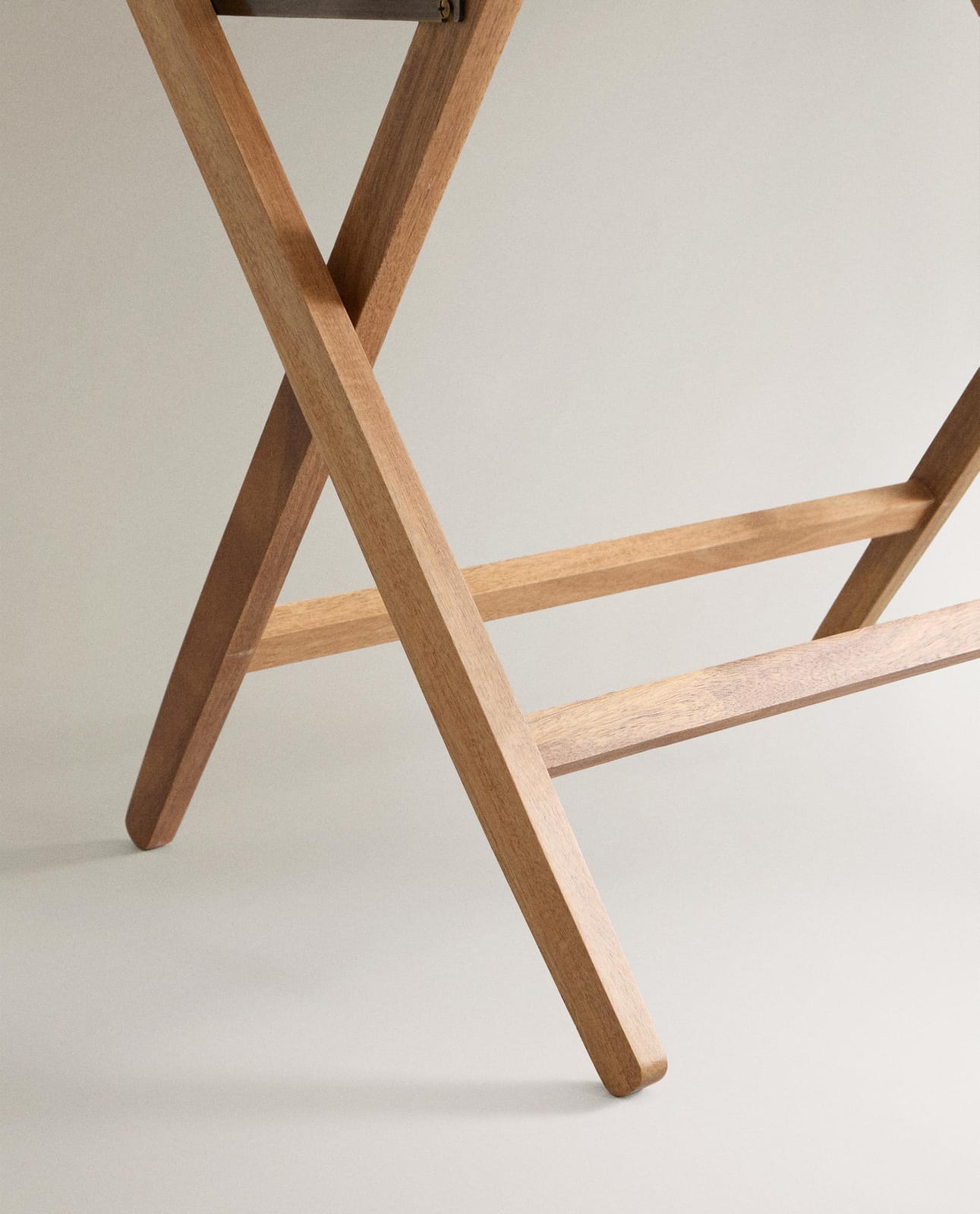 ZARA HOME СКЛАДНАЯ СТОЙКА ДЛЯ БАГАЖА ракурс 8
