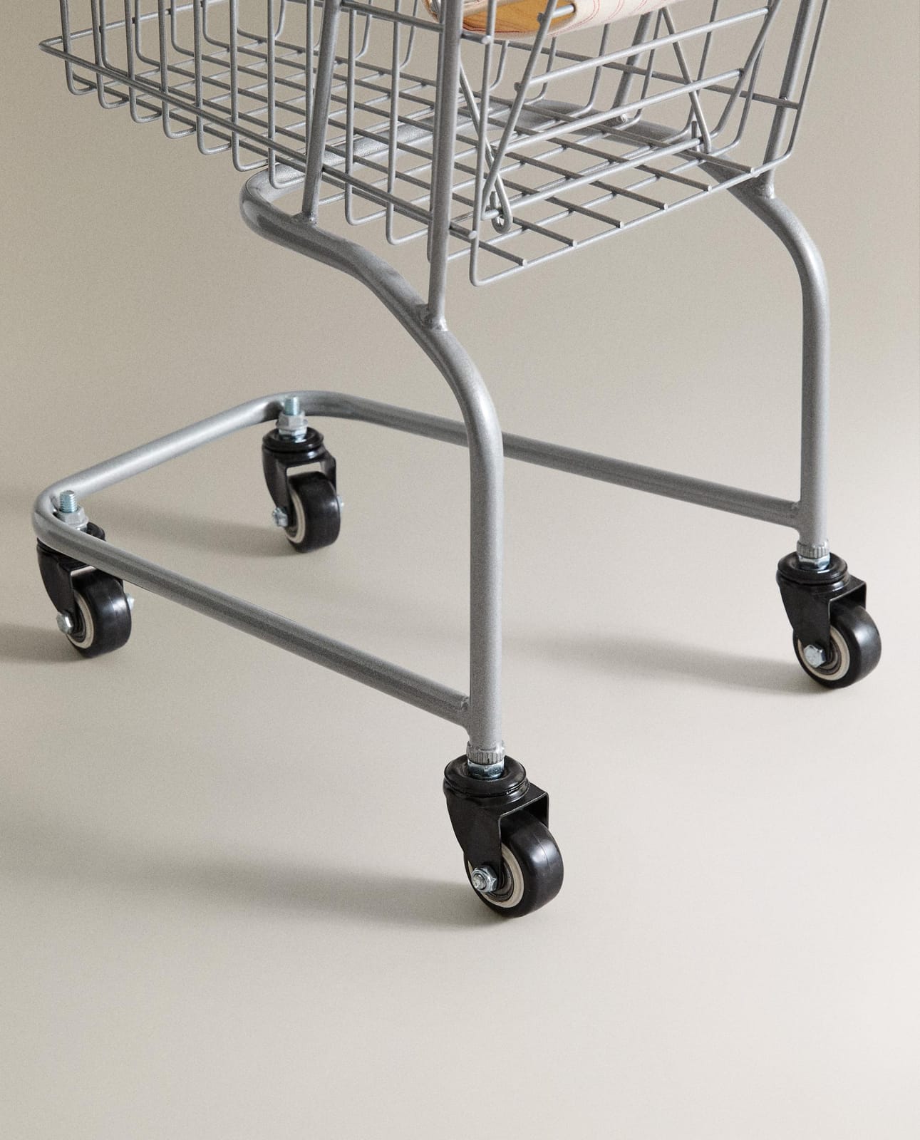 ZARA HOME ИГРУШЕЧНАЯ ДЕТСКАЯ ТЕЛЕЖКА ДЛЯ ПОКУПОК ракурс 6