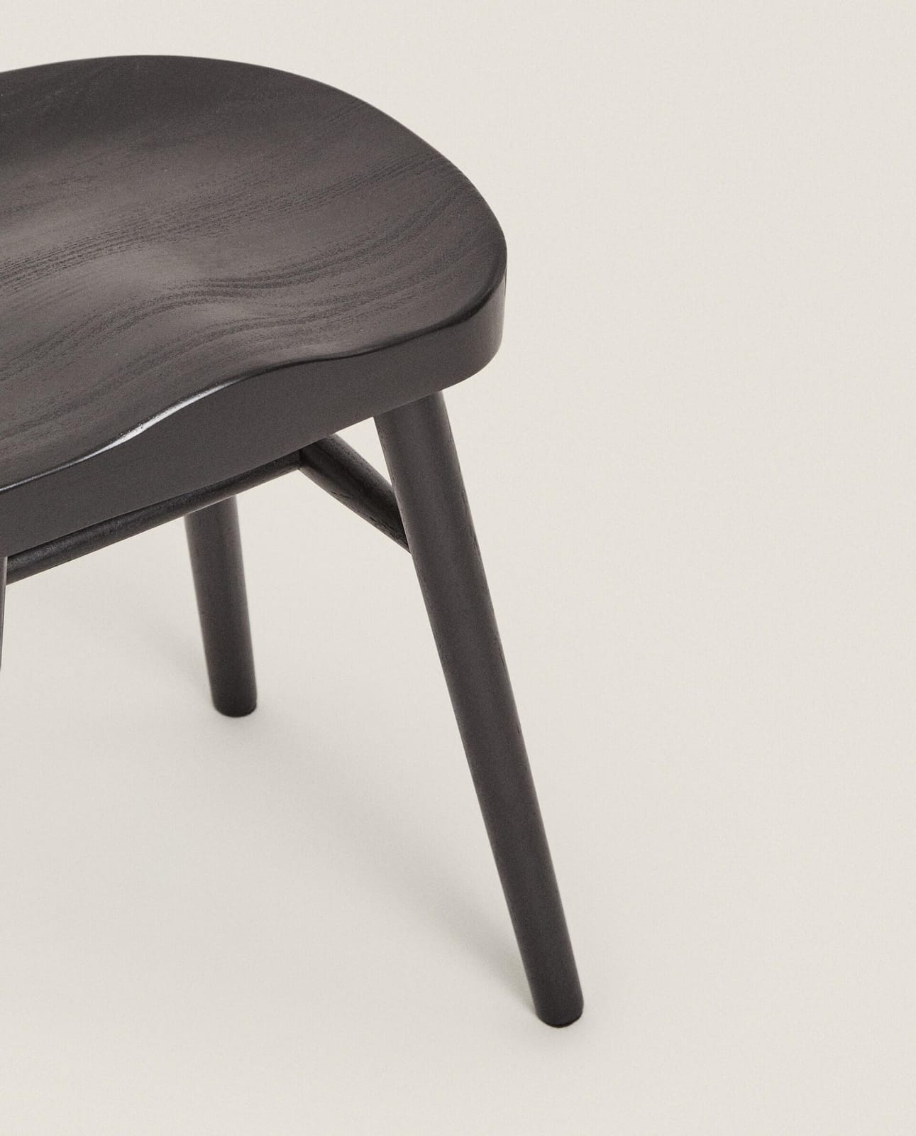 ZARA HOME TABORET ИЗ СОСНОВОЙ ДРЕВЕСИНЫ ракурс 9