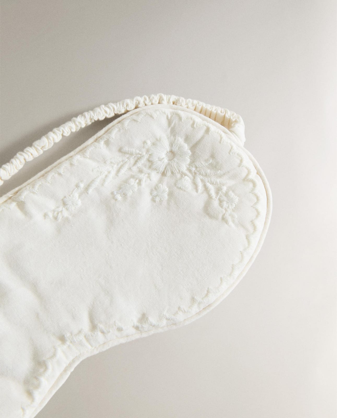 ZARA HOME КОМПЛЕКТ: ПОВЯЗКА НА ГЛАЗА И ХЛОПКОВЫЙ МЕШОЧЕК ракурс 2