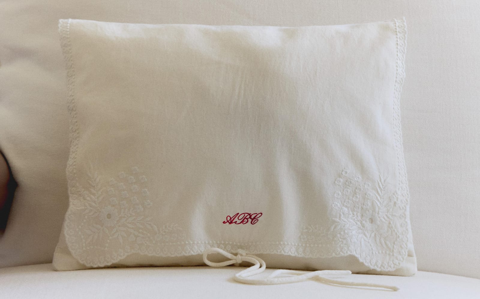 ZARA HOME ХЛОПКОВЫЙ МЕШОЧЕК ДЛЯ ПИЖАМЫ С ВЫШИВКОЙ ракурс 6