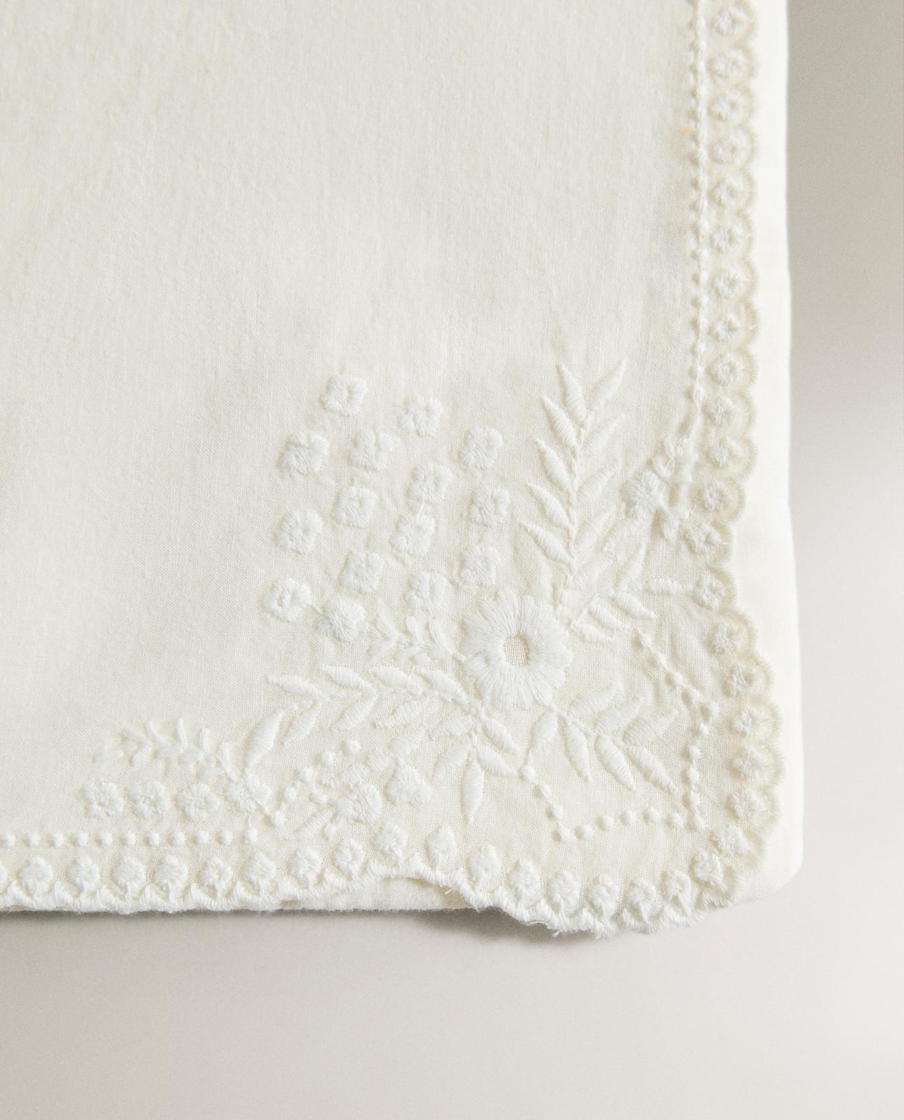 ZARA HOME ХЛОПКОВЫЙ МЕШОЧЕК ДЛЯ ПИЖАМЫ С ВЫШИВКОЙ ракурс 3