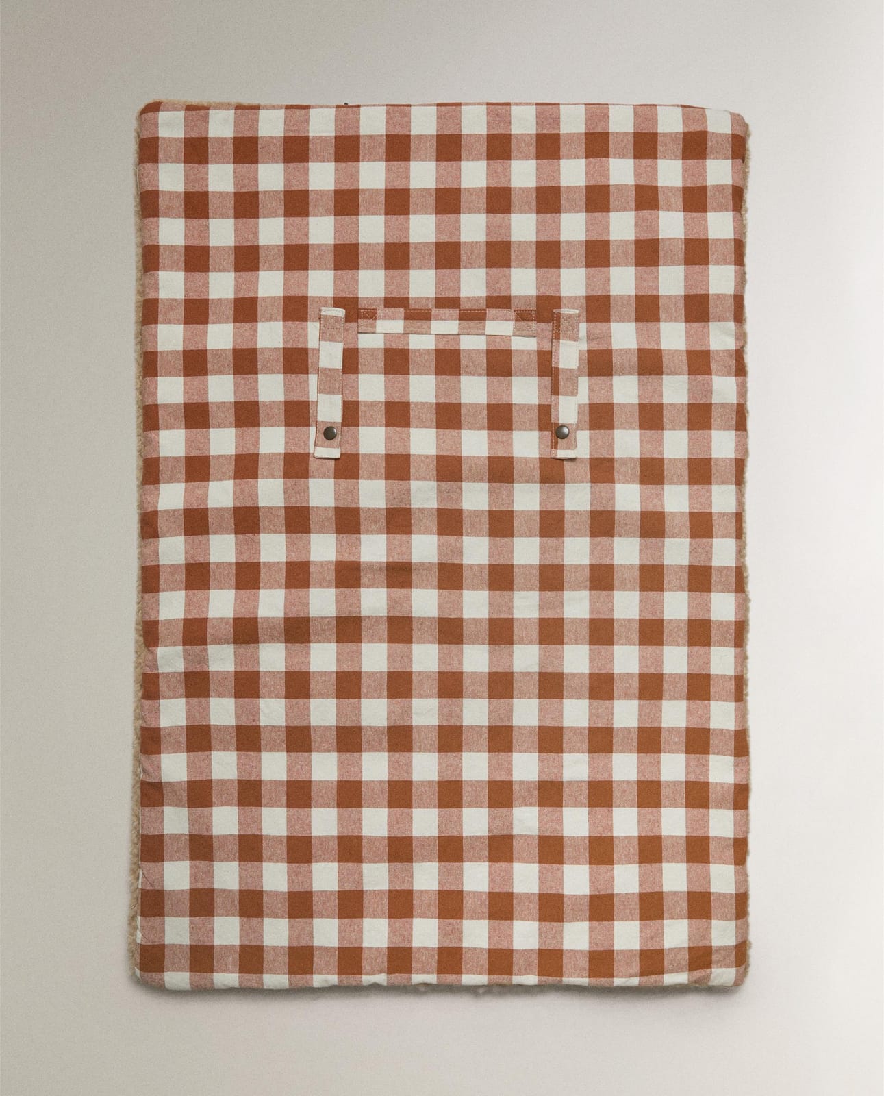 ZARA HOME ОДЕЯЛО ДЛЯ ЖИВОТНЫХ В КЛЕТКУ ВИШИ ракурс 5
