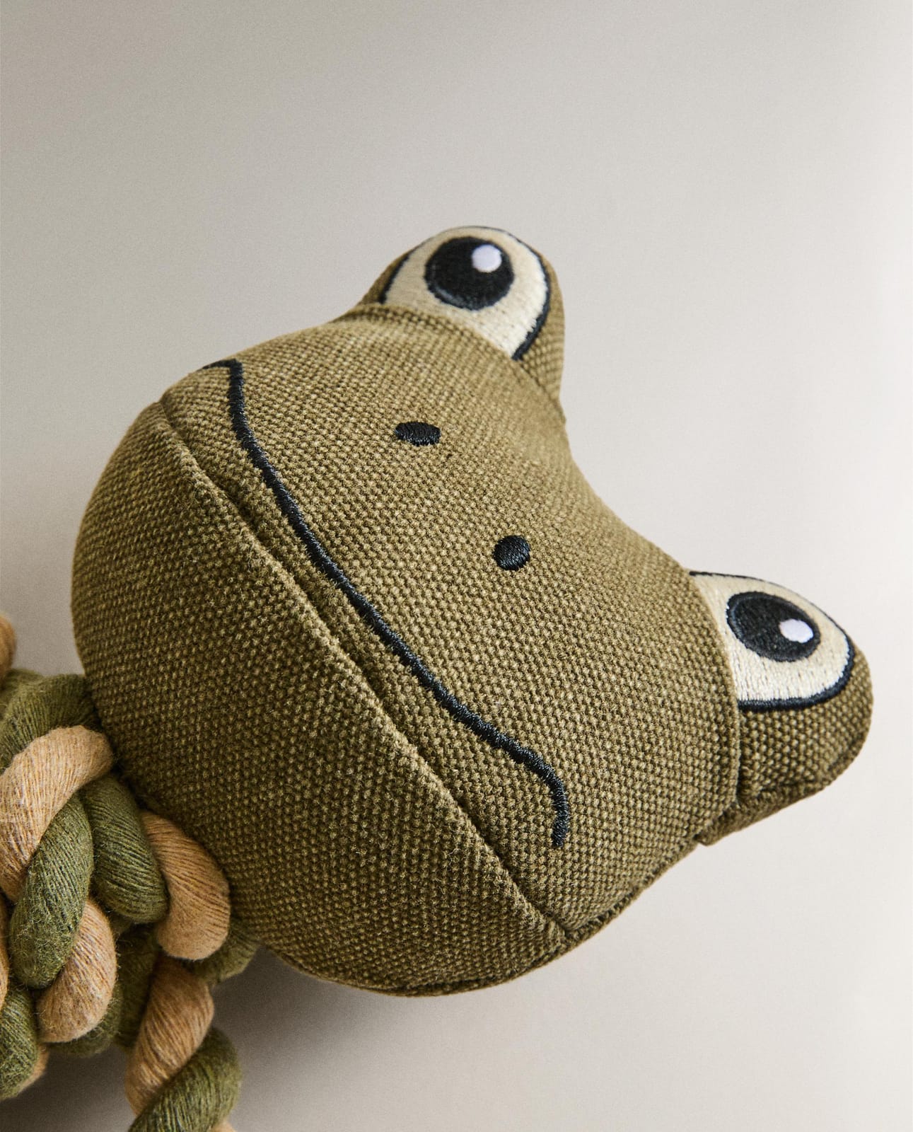 ZARA HOME ИГРУШКА ДЛЯ ЖИВОТНЫХ – ЛЯГУШКА ракурс 3