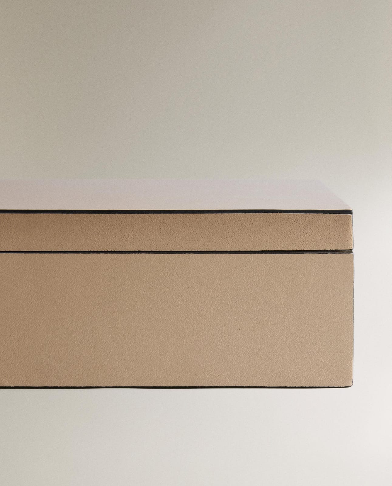 ZARA HOME КОЖАНАЯ ШКАТУЛКА ракурс 2