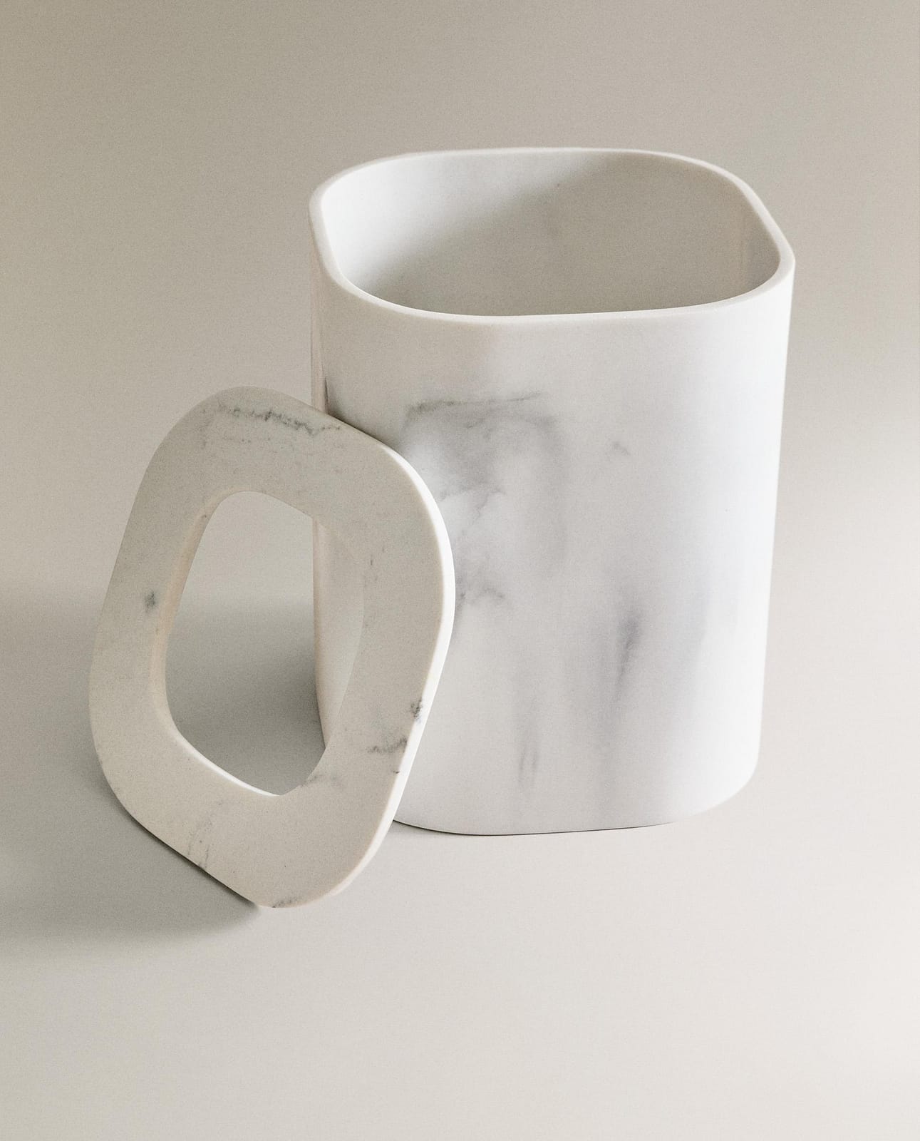ZARA HOME ВАННАЯ КОРЗИНА С ЭФФЕКТОМ МРАМОРА ракурс 7