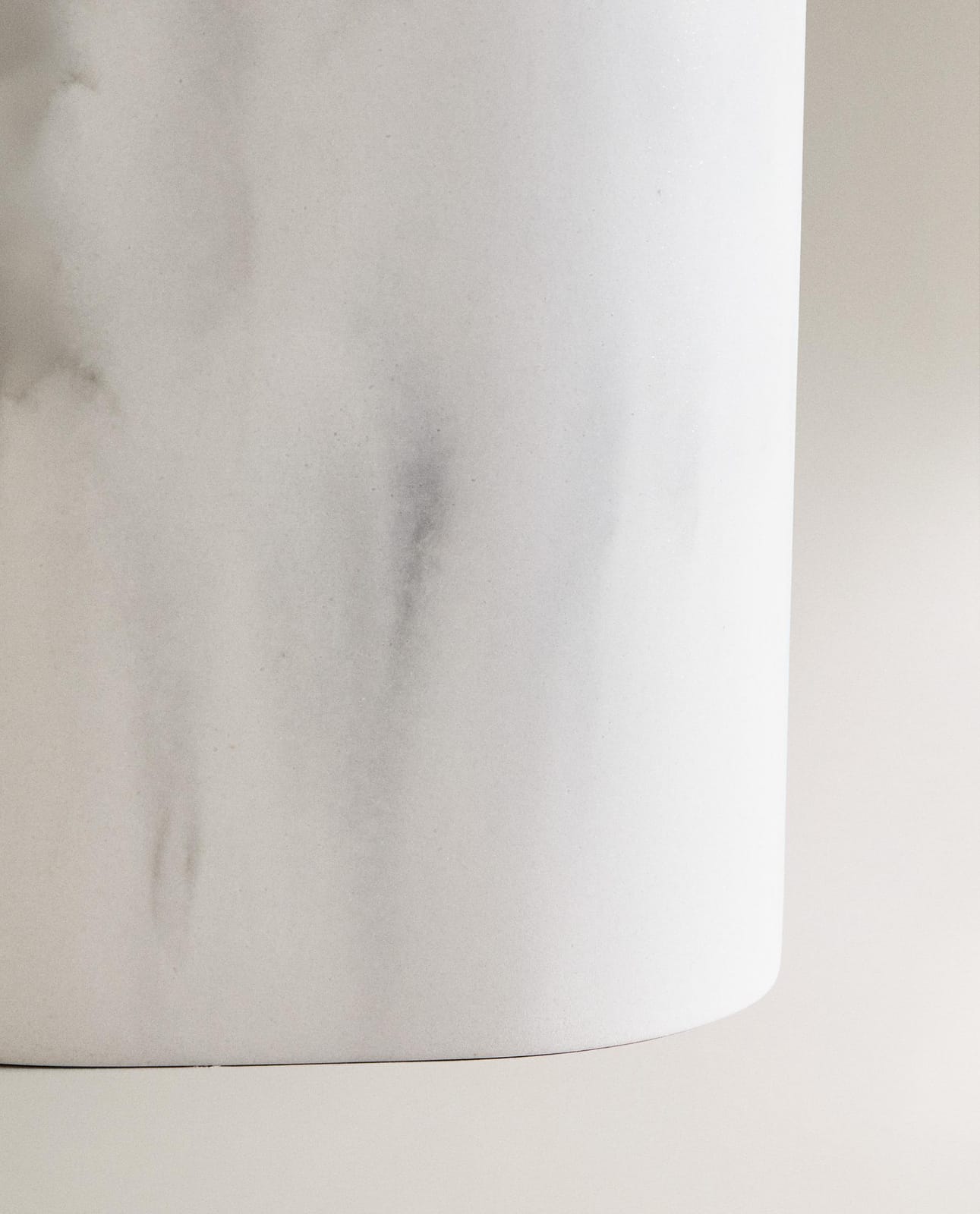 ZARA HOME ВАННАЯ КОРЗИНА С ЭФФЕКТОМ МРАМОРА ракурс 2