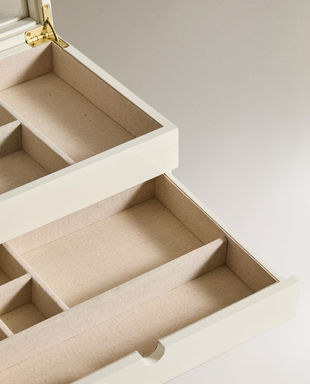 ZARA HOME МАЛАЯ ЛАКИРОВАННАЯ ШКАТУЛКА С ЯЩИКОМ И КРЫШКОЙ ракурс 5