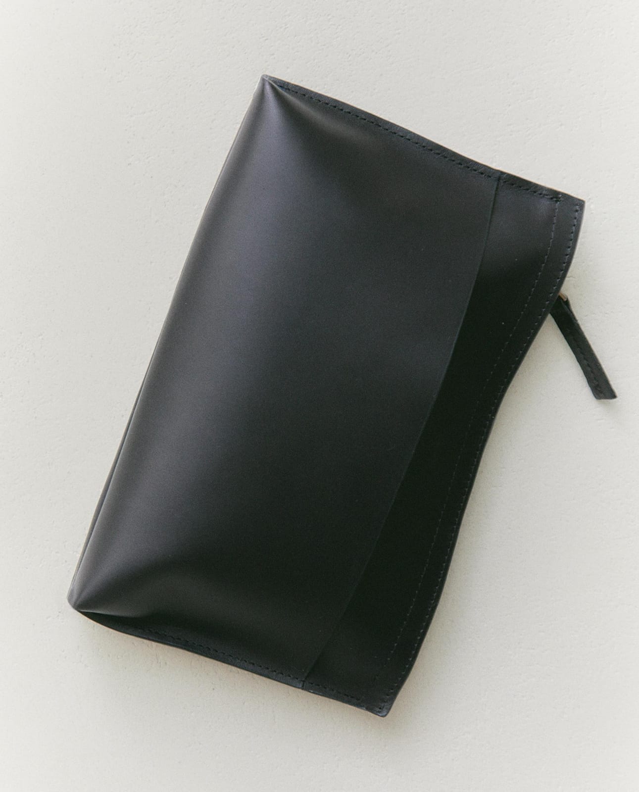 ZARA HOME КОЖАНАЯ КОСМЕТИЧКА-КОНВЕРТ ракурс 4