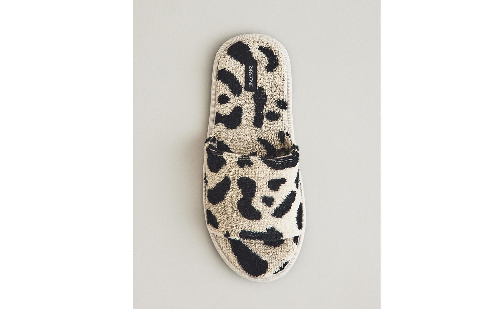 ZARA HOME ТАПОЧКИ ИЗ ТКАНИ ФРОТТЕ С ЖИВОТНЫМ ПРИНТОМ ракурс 8