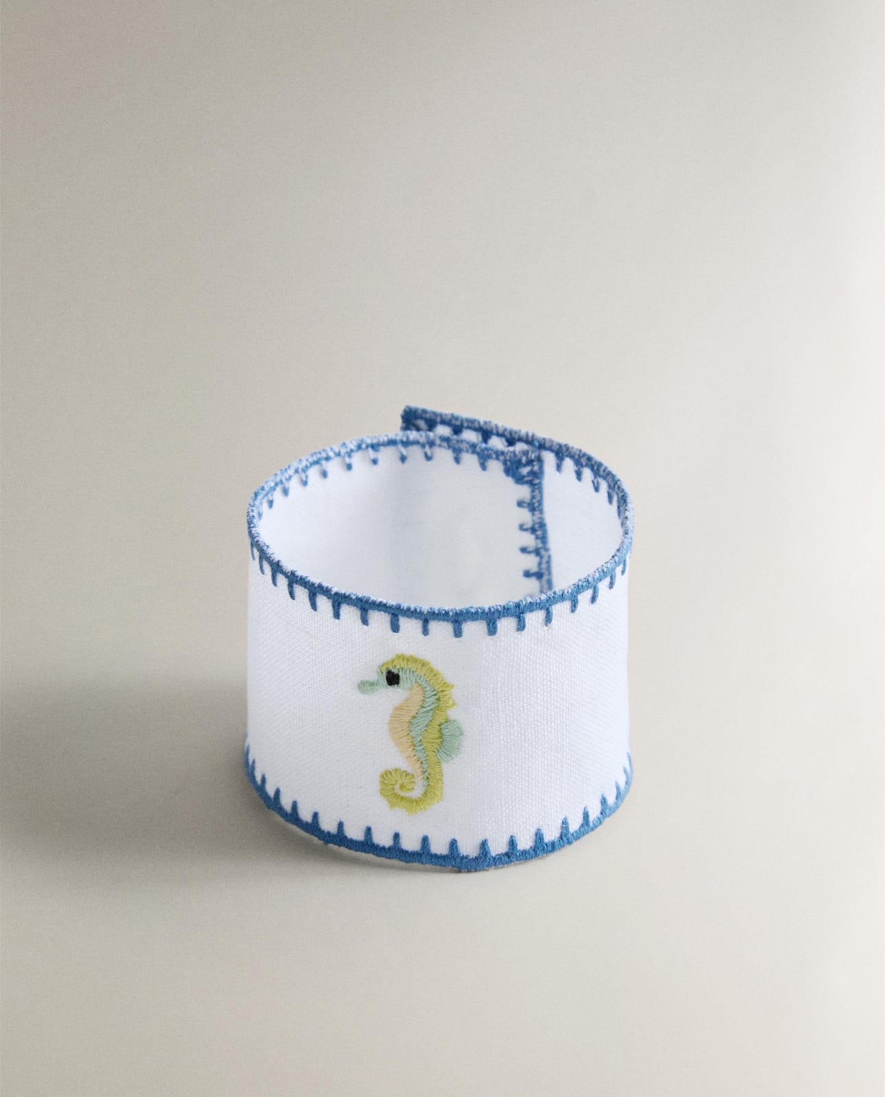 ZARA HOME НАБОР КОЛЕЦ ДЛЯ САЛФЕТОК ИЗ РАМИ (4 ШТ.) ракурс 6