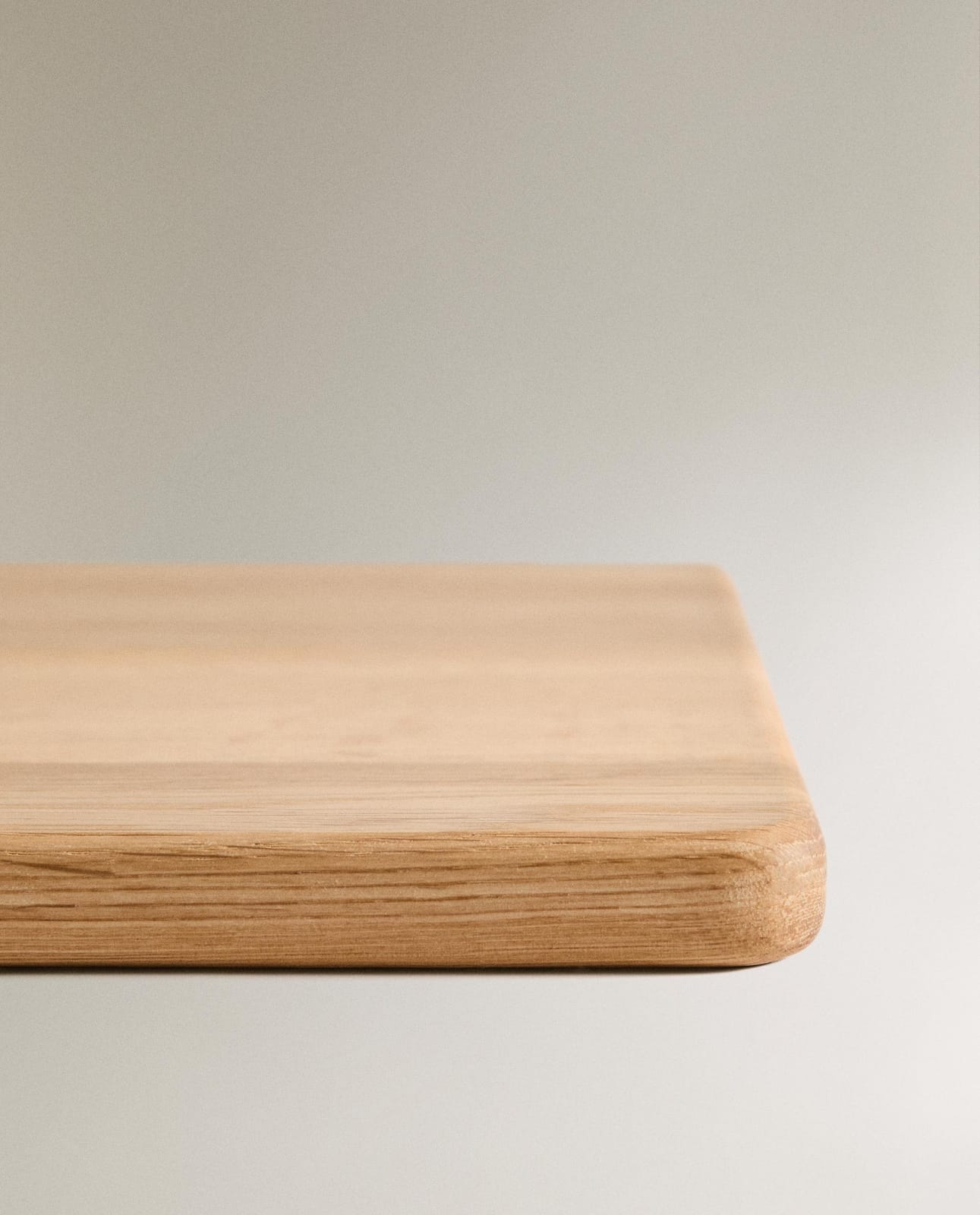ZARA HOME ДУБОВАЯ ДОСКА ДЛЯ НАРЕЗКИ ракурс 5