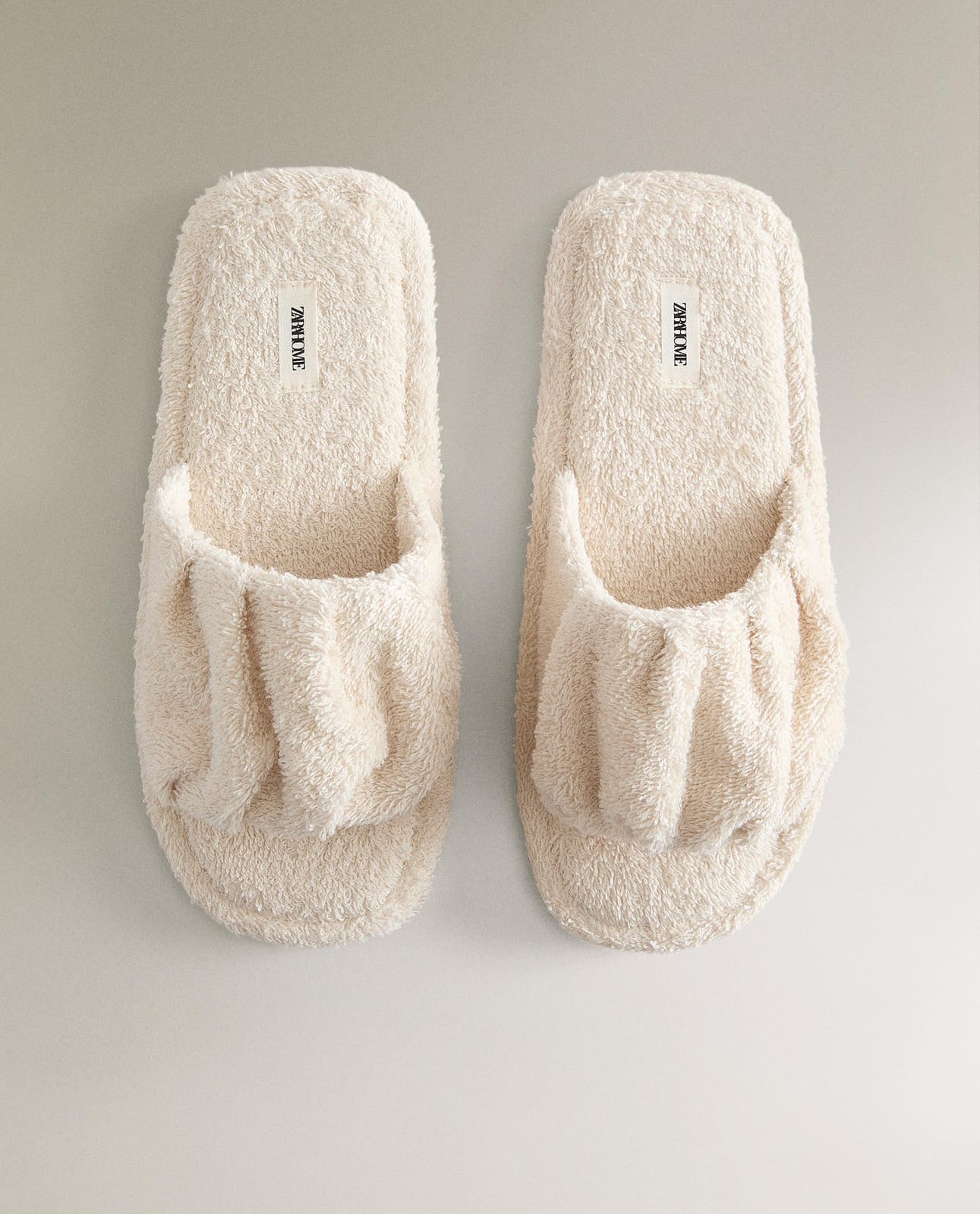 ZARA HOME ТАПОЧКИ ПОЛОТЕНЕЧНЫЕ С ПЛИССЕ ракурс 4