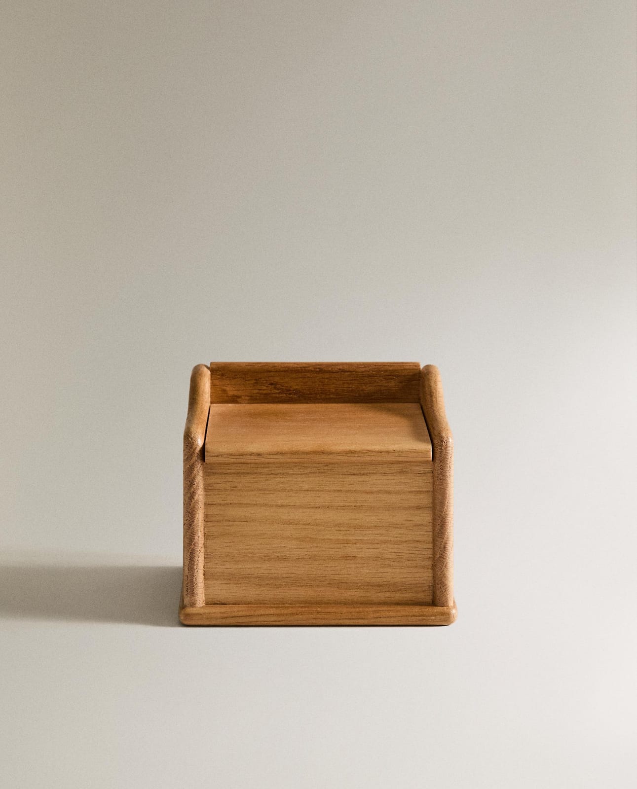 Солонка ZARA HOME СОЛОНКА С ДУБОВОЙ КРЫШКОЙ BRĄZOWY 9 x 11 x 9 cm