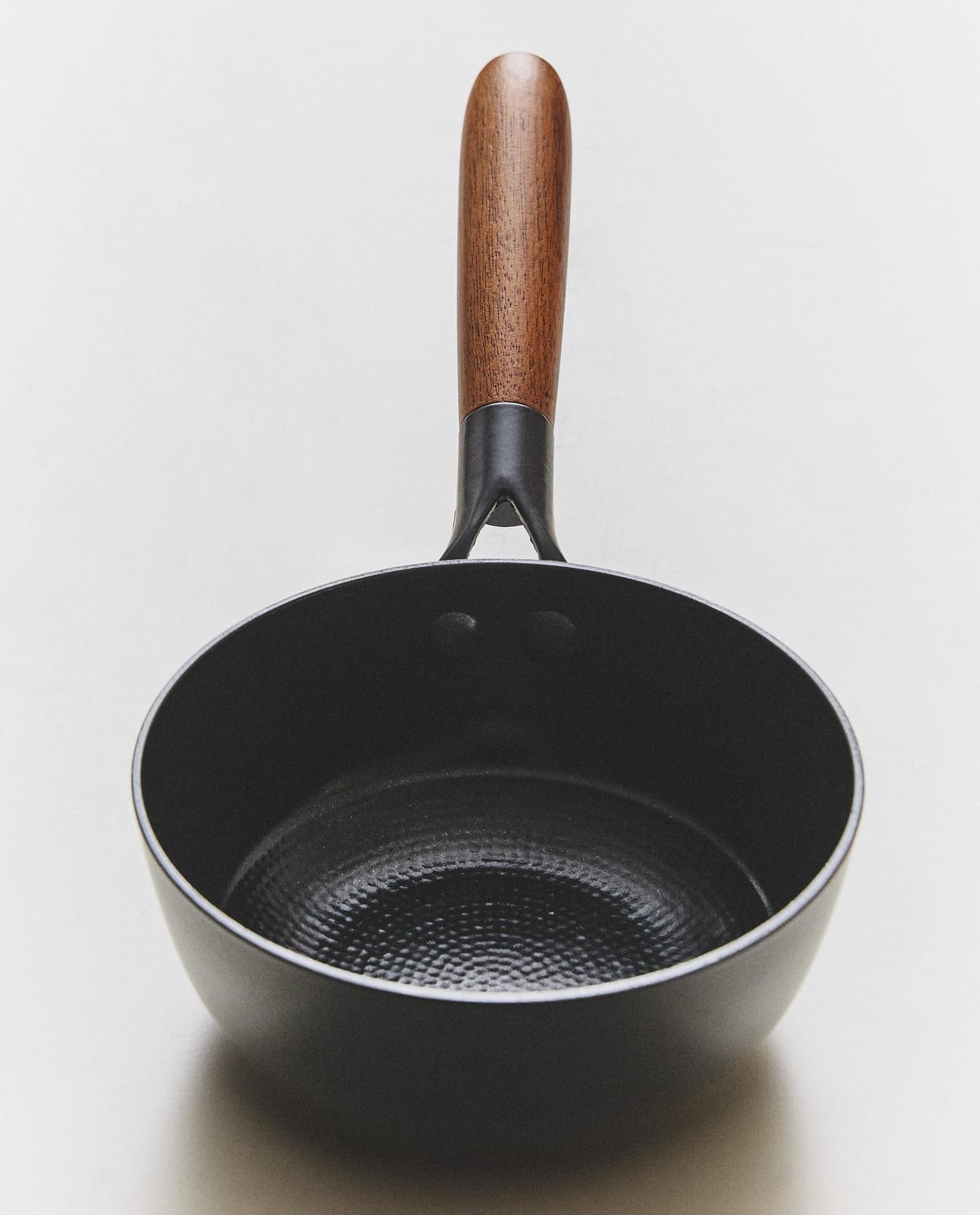 ZARA HOME ЧУГУННЫЙ КОВШ ракурс 2