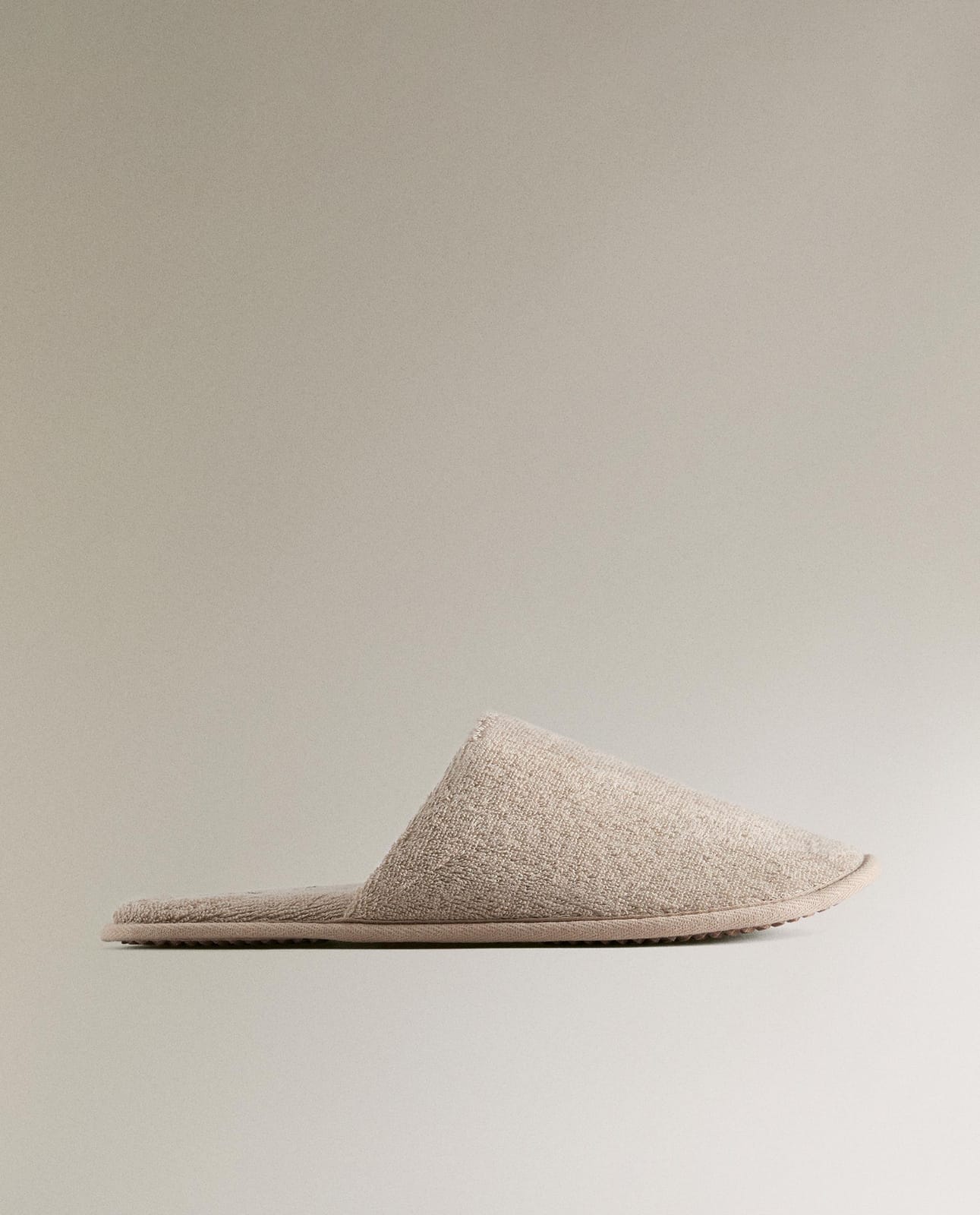 ZARA HOME ТАПОЧКИ ПОЛОТЕНЦЕ БАННОЕ ракурс 2