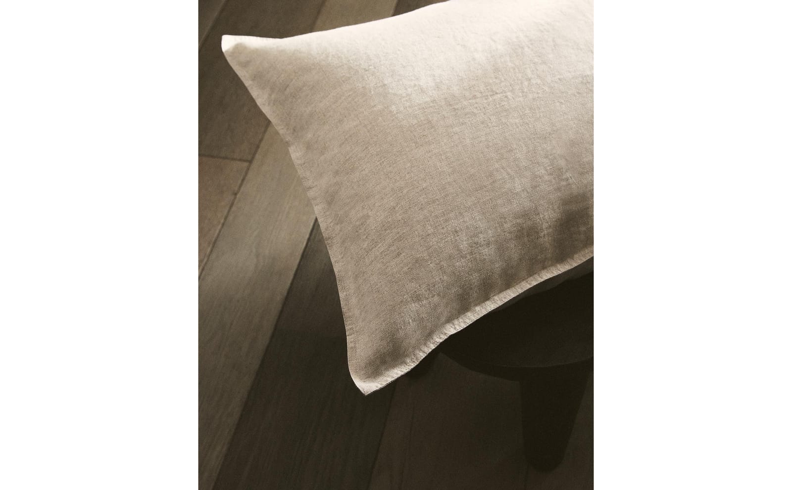 ZARA HOME ЛЬНЯНАЯ НАВОЛОЧКА ракурс 2
