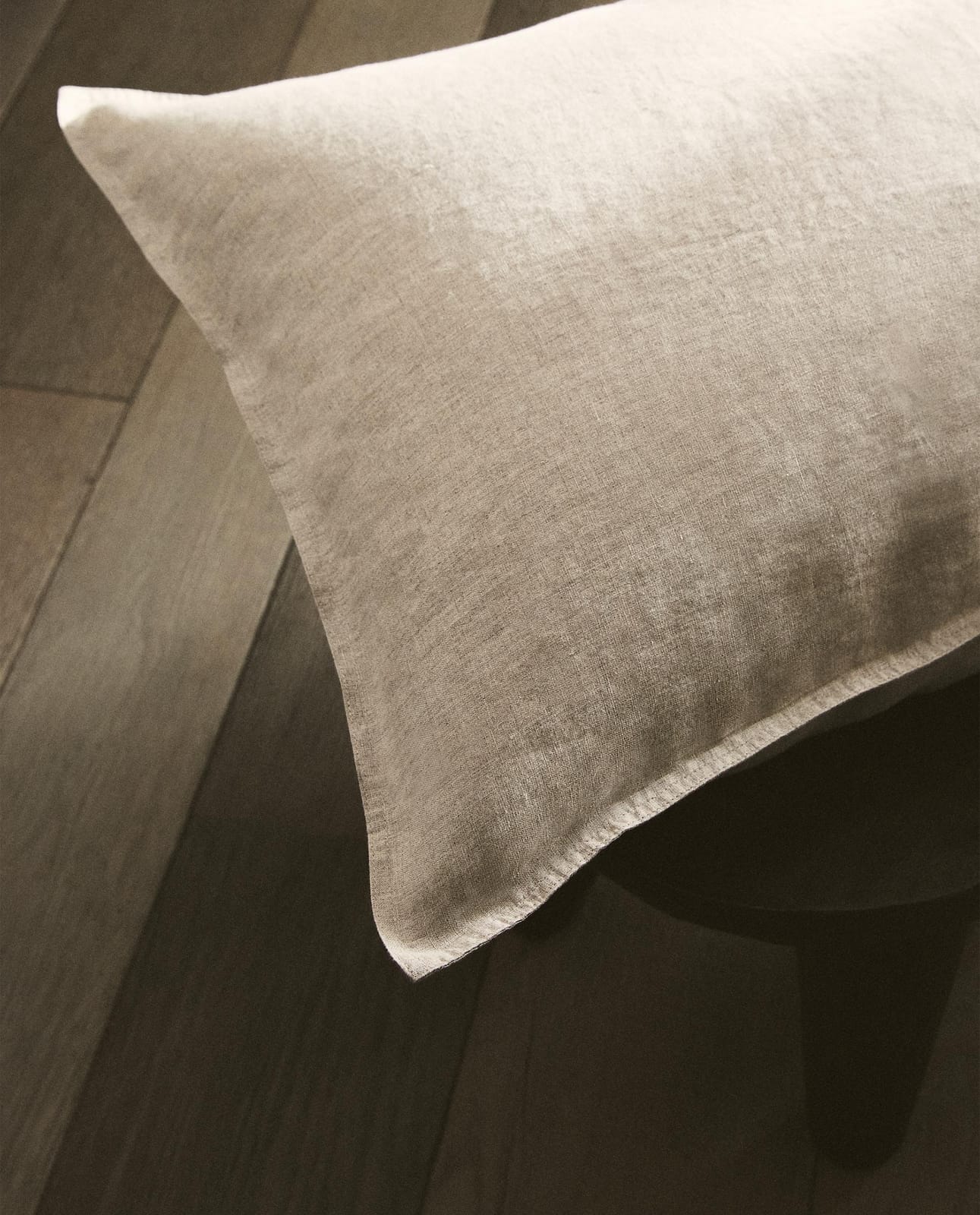 ZARA HOME ЛЬНЯНАЯ НАВОЛОЧКА ракурс 5