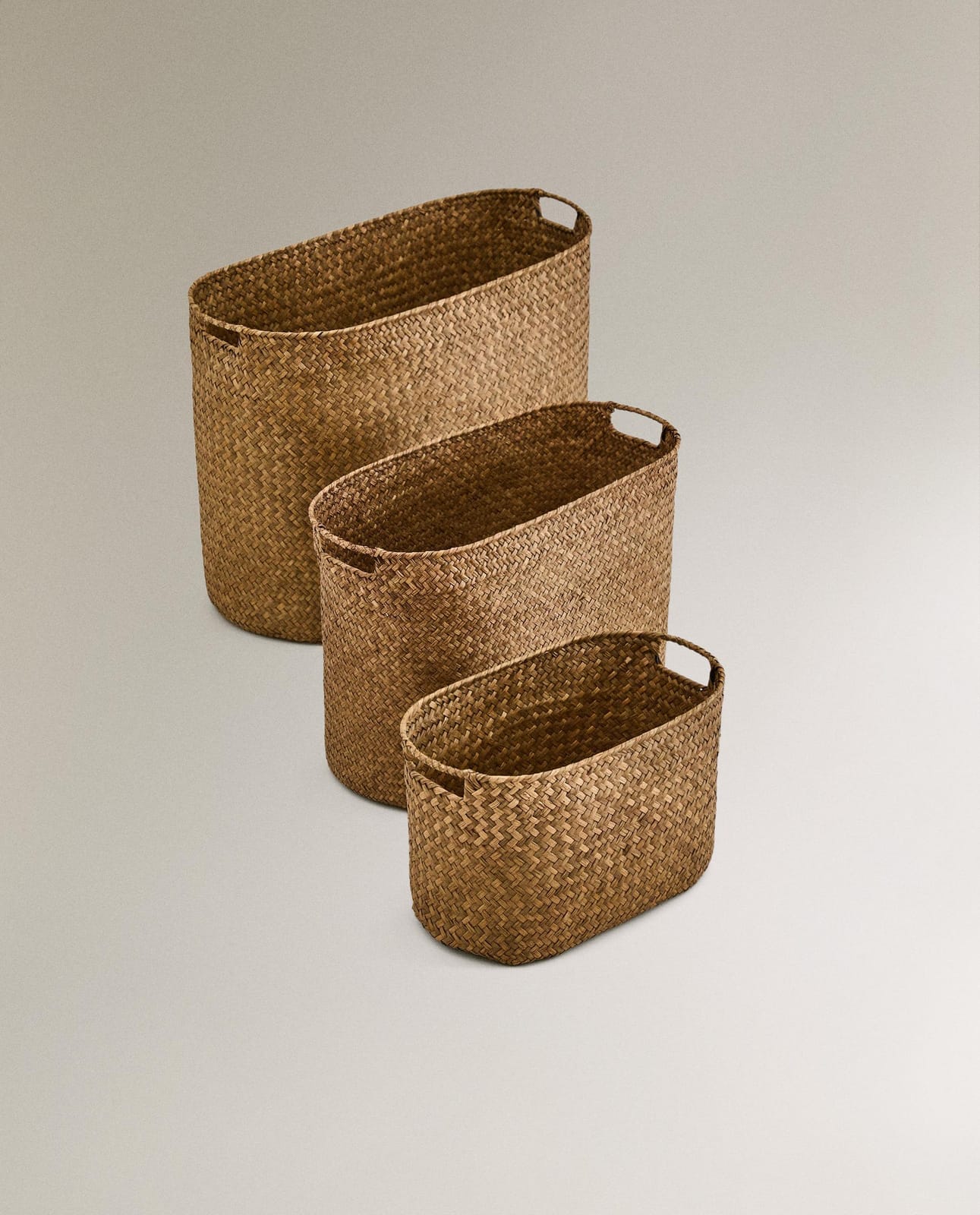 ZARA HOME ОВАЛЬНАЯ КОРЗИНА С РУЧКАМИ ракурс 2