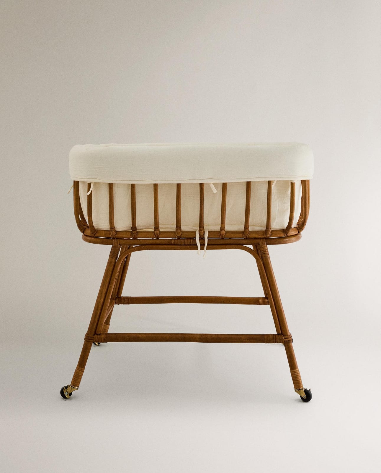 ZARA HOME КРОВАТКА ИЗ РОТАНГА ракурс 8