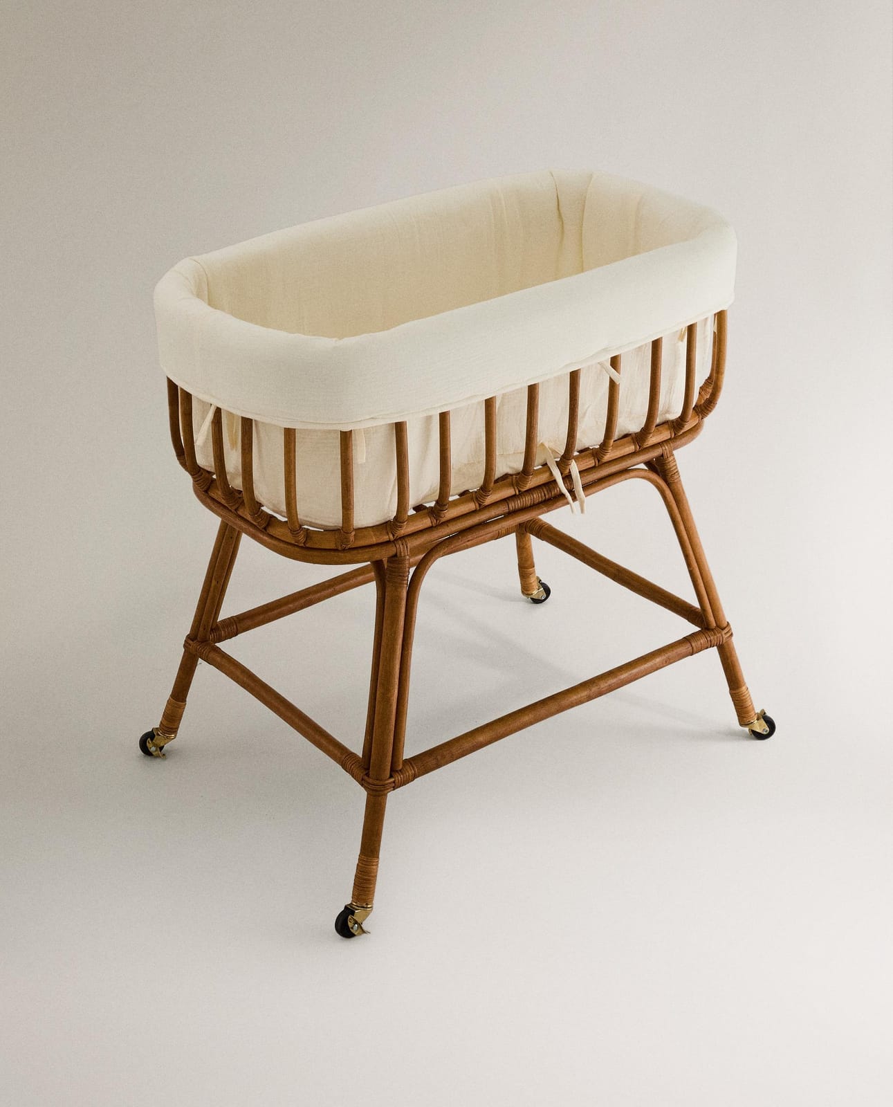 ZARA HOME КРОВАТКА ИЗ РОТАНГА ракурс 6