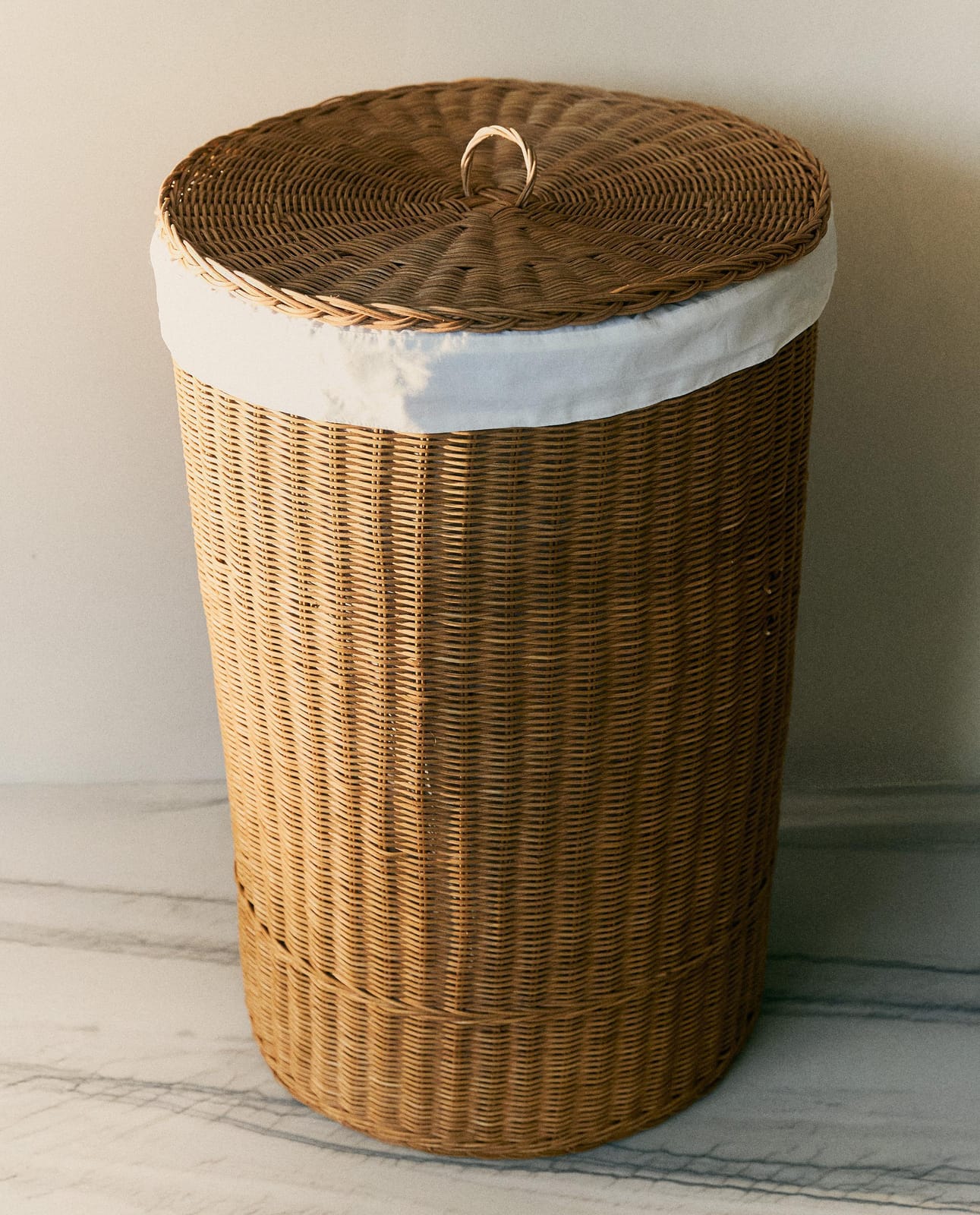 ZARA HOME Корзина для белья из ротанга и хлопка ракурс 7