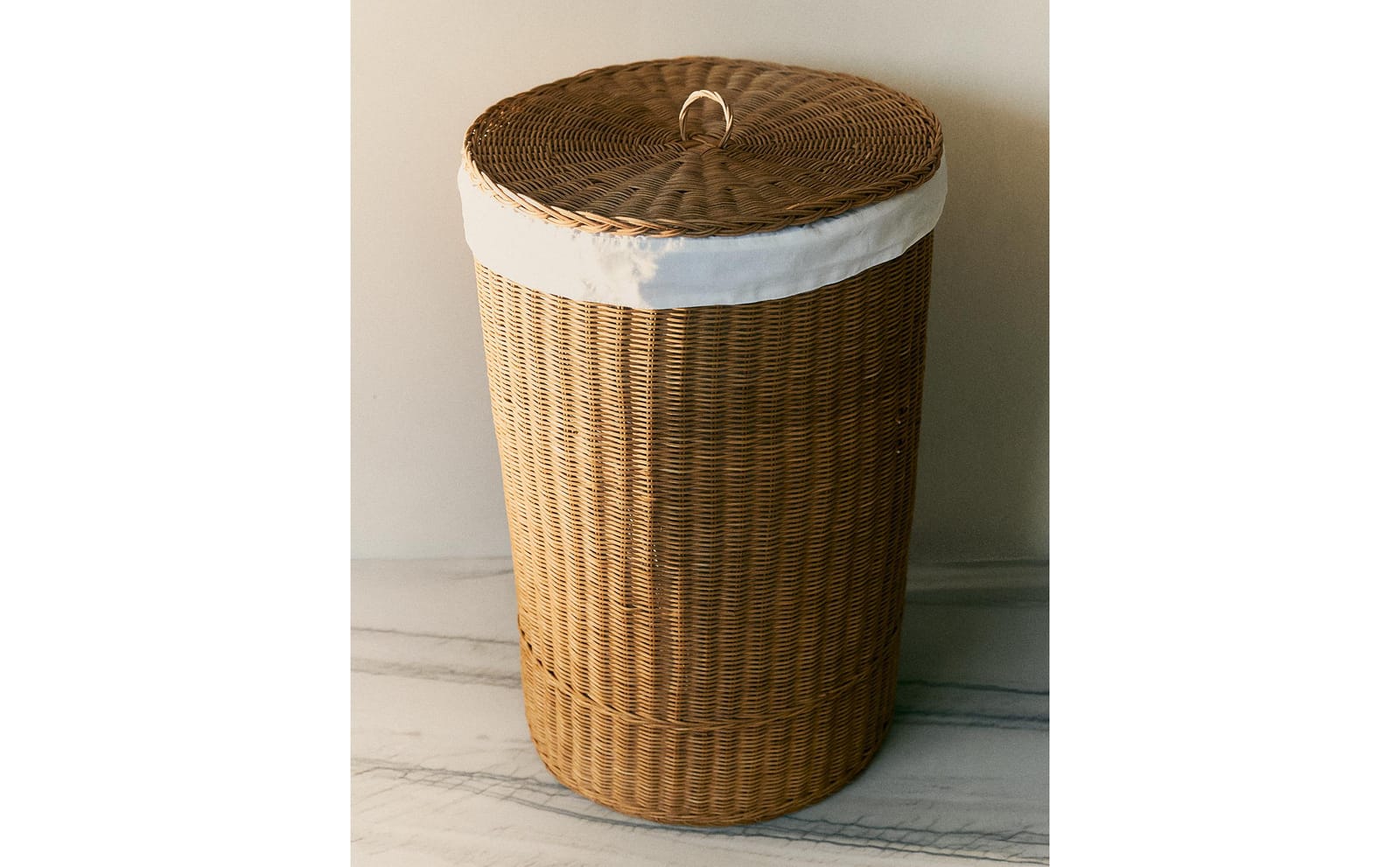 ZARA HOME Корзина для белья из ротанга и хлопка ракурс 8