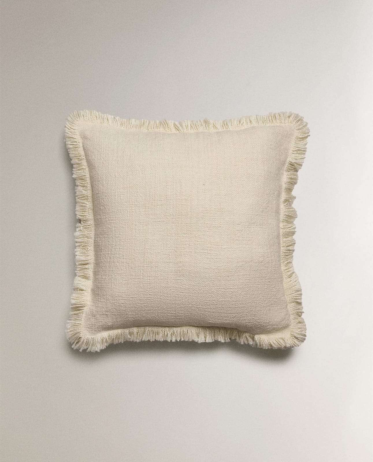ZARA HOME Чехол для подушки в полоску с кистями ракурс 2
