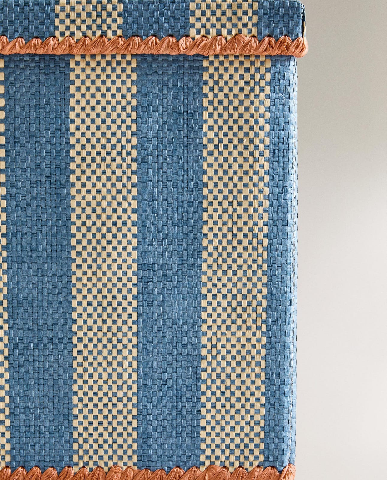 ZARA HOME СКЛАДНАЯ ДЕТСКАЯ КОРЗИНА В ПОЛОСКУ ракурс 4