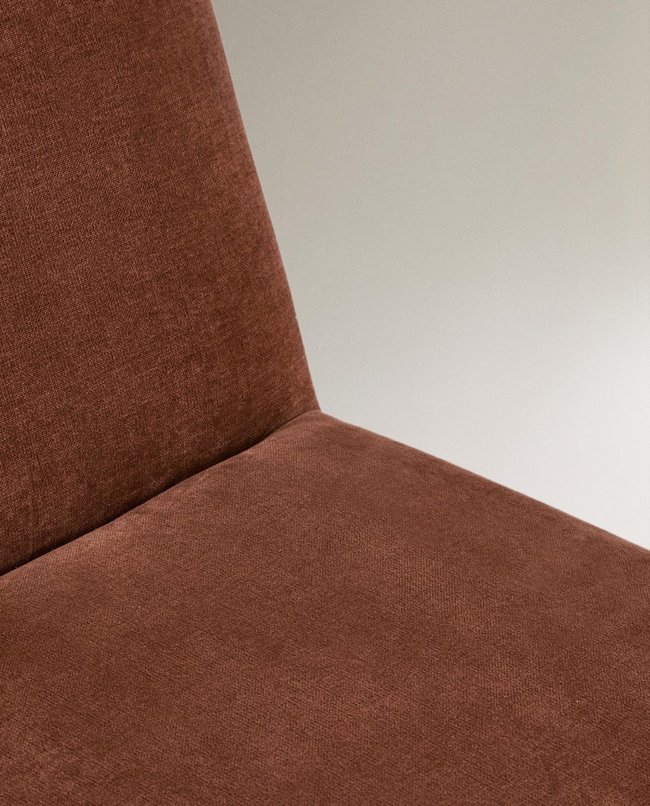 ZARA HOME ВРАЩАЮЩЕЕСЯ ВЕЛЬВЕТОВОЕ КРЕСЛО ракурс 5