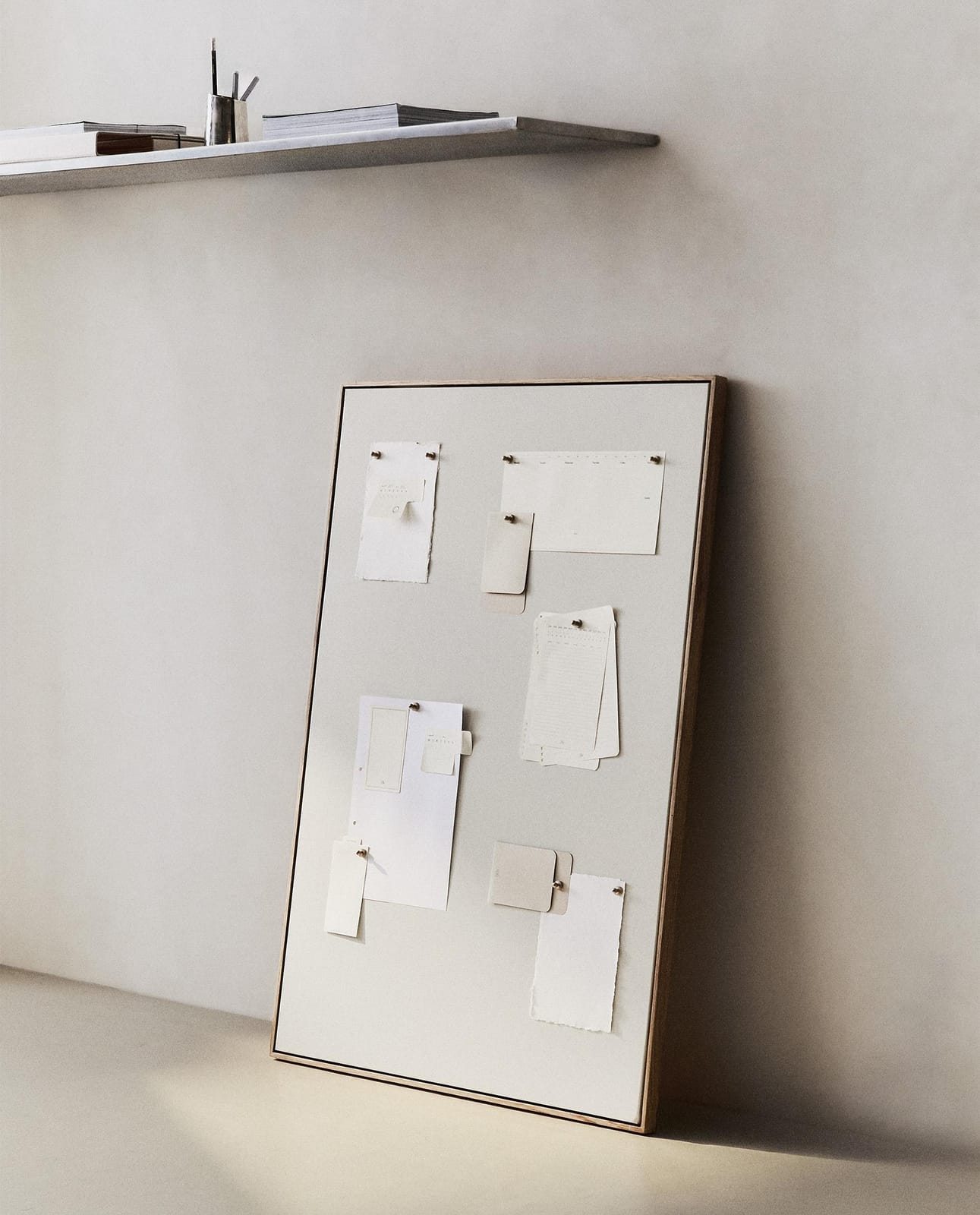 ZARA HOME ПАНЕЛЬ МАГНИТНАЯ С ДЕРЕВЯННОЙ РАМКОЙ ракурс 4