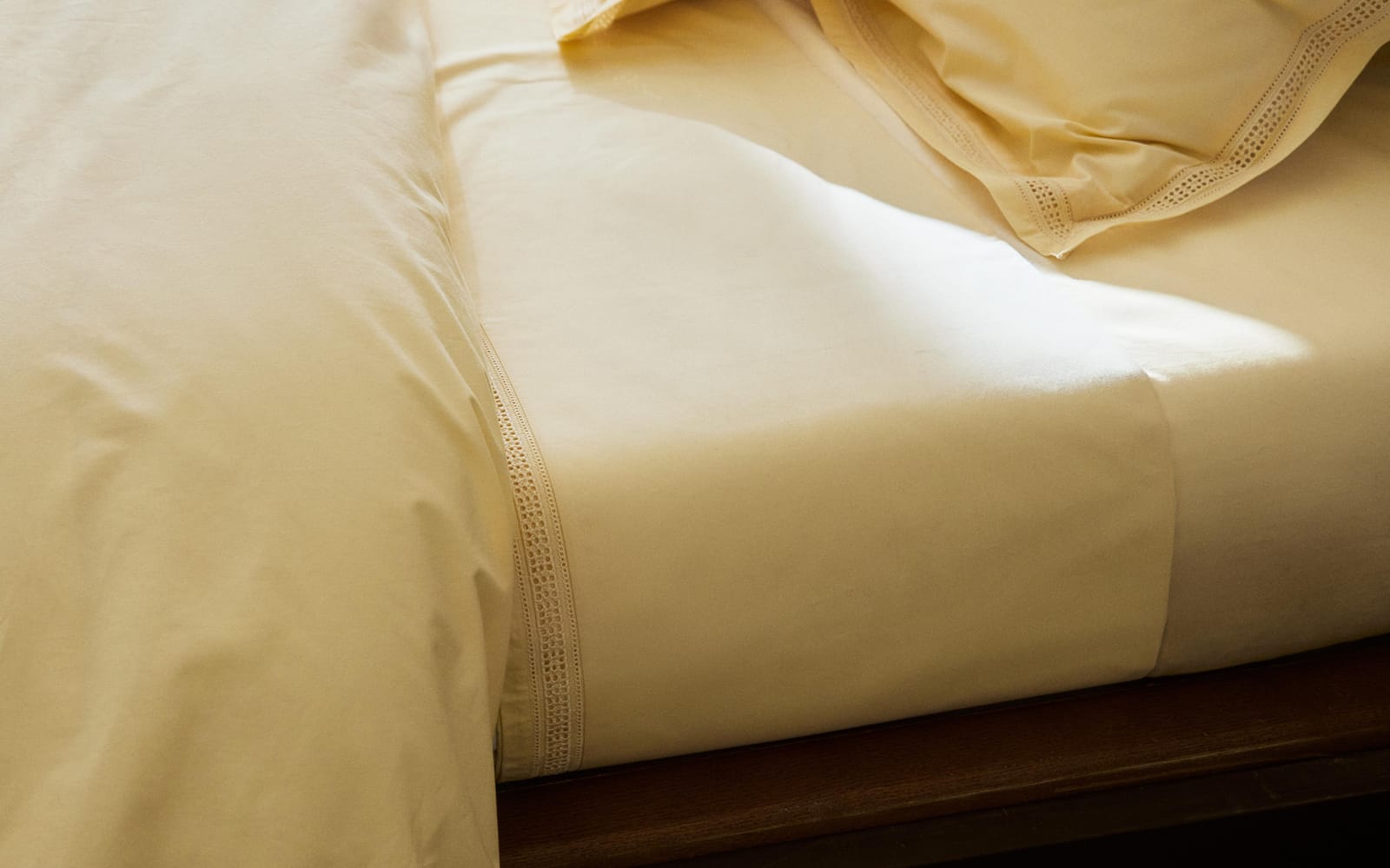 ZARA HOME ПРОСТЫНЯ БЕЗ РЕЗИНКИ С АЖУРНОЙ ВЫШИВКОЙ ракурс 7