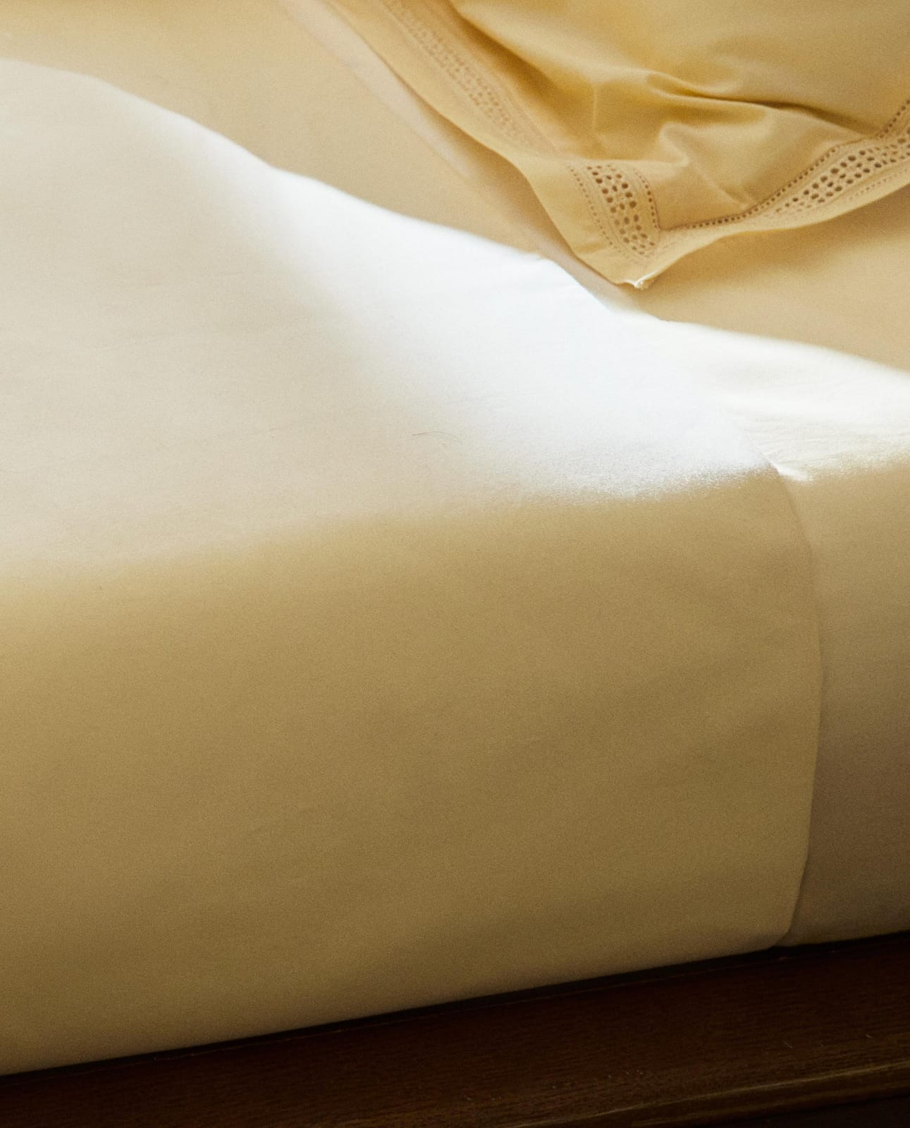 ZARA HOME ПРОСТЫНЯ БЕЗ РЕЗИНКИ С АЖУРНОЙ ВЫШИВКОЙ ракурс 8