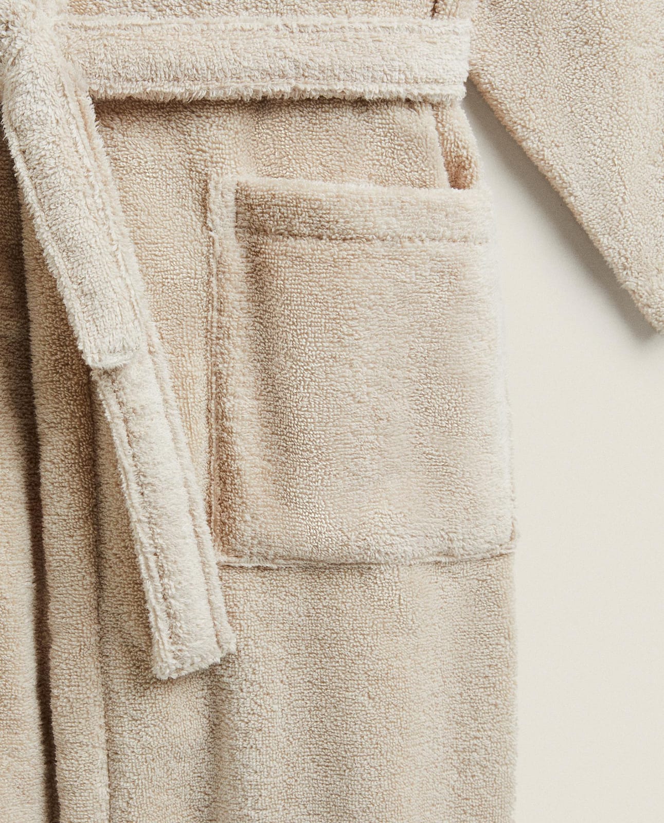 ZARA HOME ОЧЕНЬ МЯГКИЙ ХАЛАТ С КАПЮШОНОМ (380 Г/М²) ракурс 4