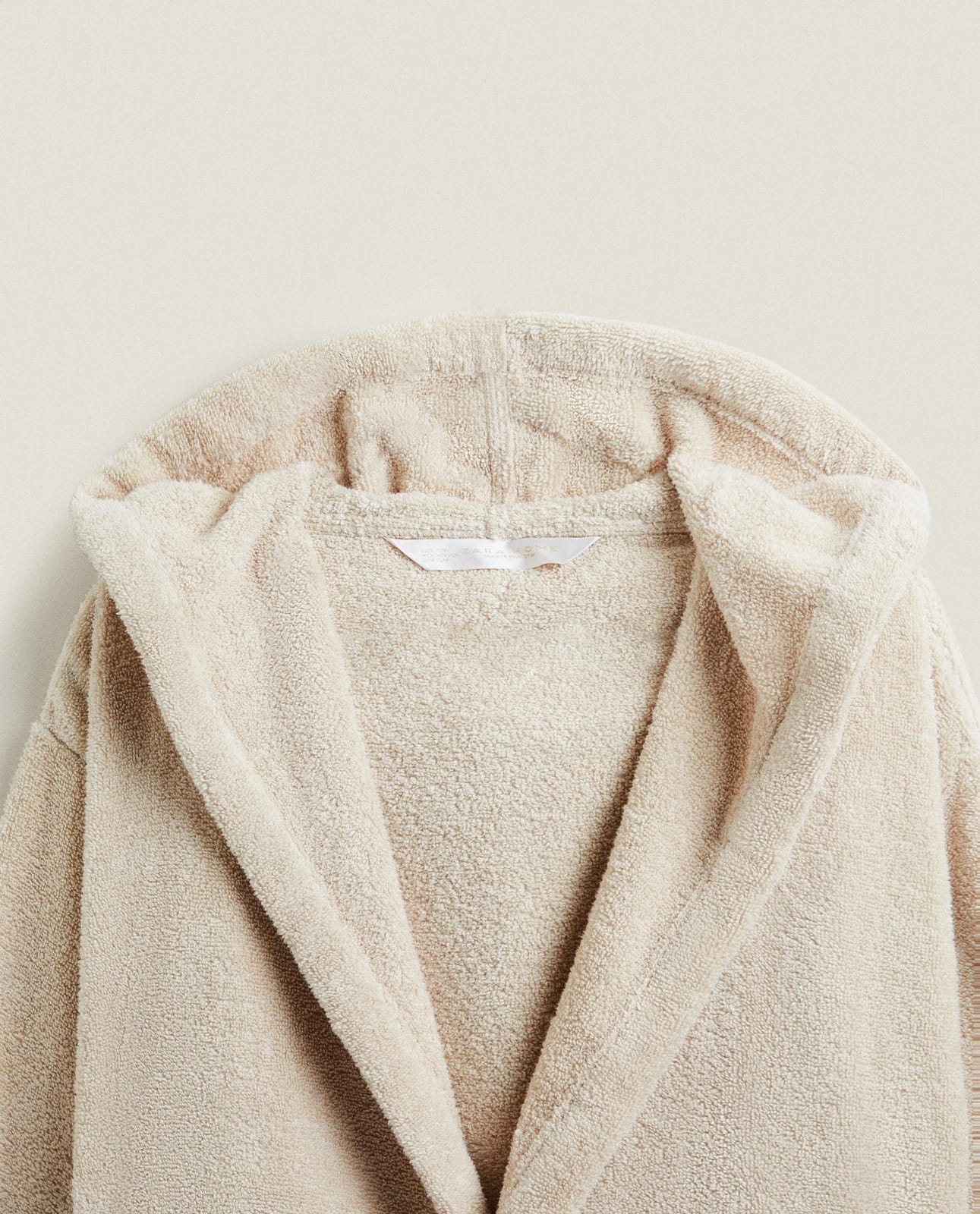 ZARA HOME ОЧЕНЬ МЯГКИЙ ХАЛАТ С КАПЮШОНОМ (380 Г/М²) ракурс 6