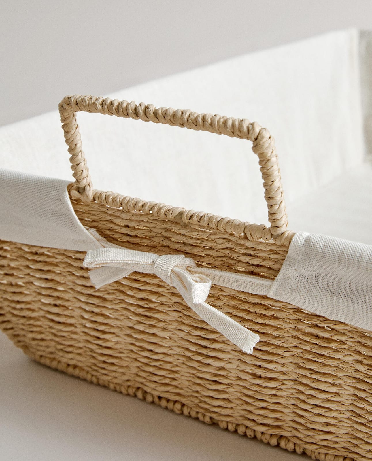 ZARA HOME КОРЗИНА ДЛЯ ГЛАЖКИ С ХЛОПКОВОЙ ПОДКЛАДКОЙ ракурс 4