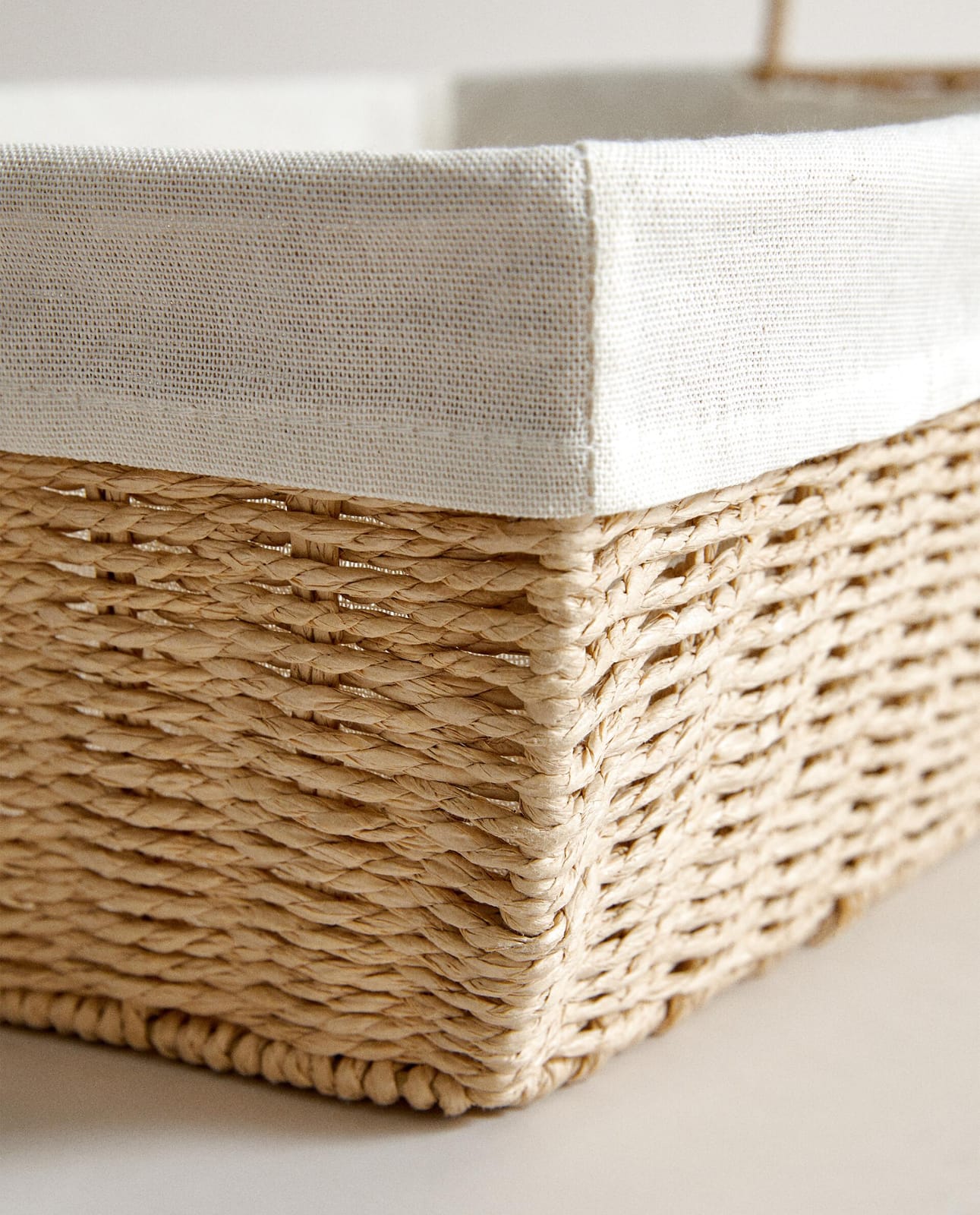 ZARA HOME КОРЗИНА ДЛЯ ГЛАЖКИ С ХЛОПКОВОЙ ПОДКЛАДКОЙ ракурс 5