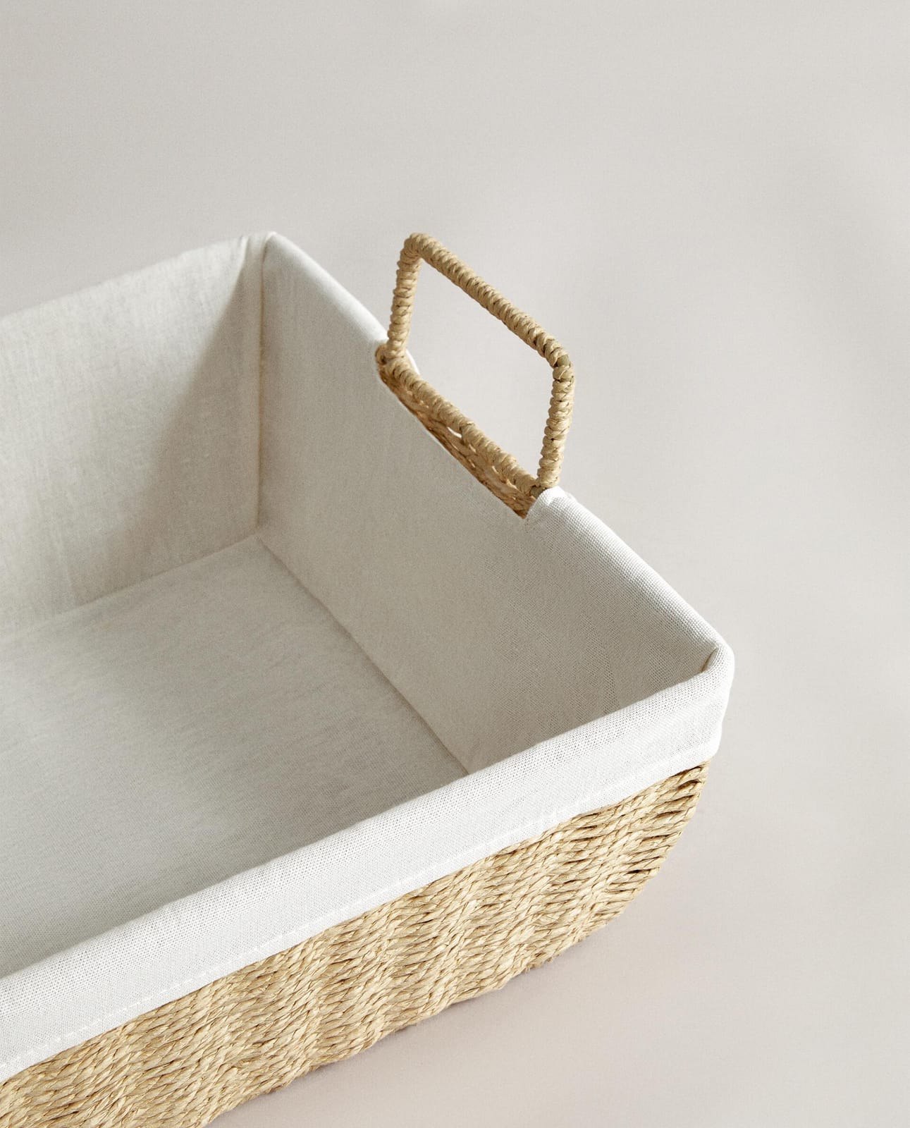 ZARA HOME КОРЗИНА ДЛЯ ГЛАЖКИ С ХЛОПКОВОЙ ПОДКЛАДКОЙ ракурс 9