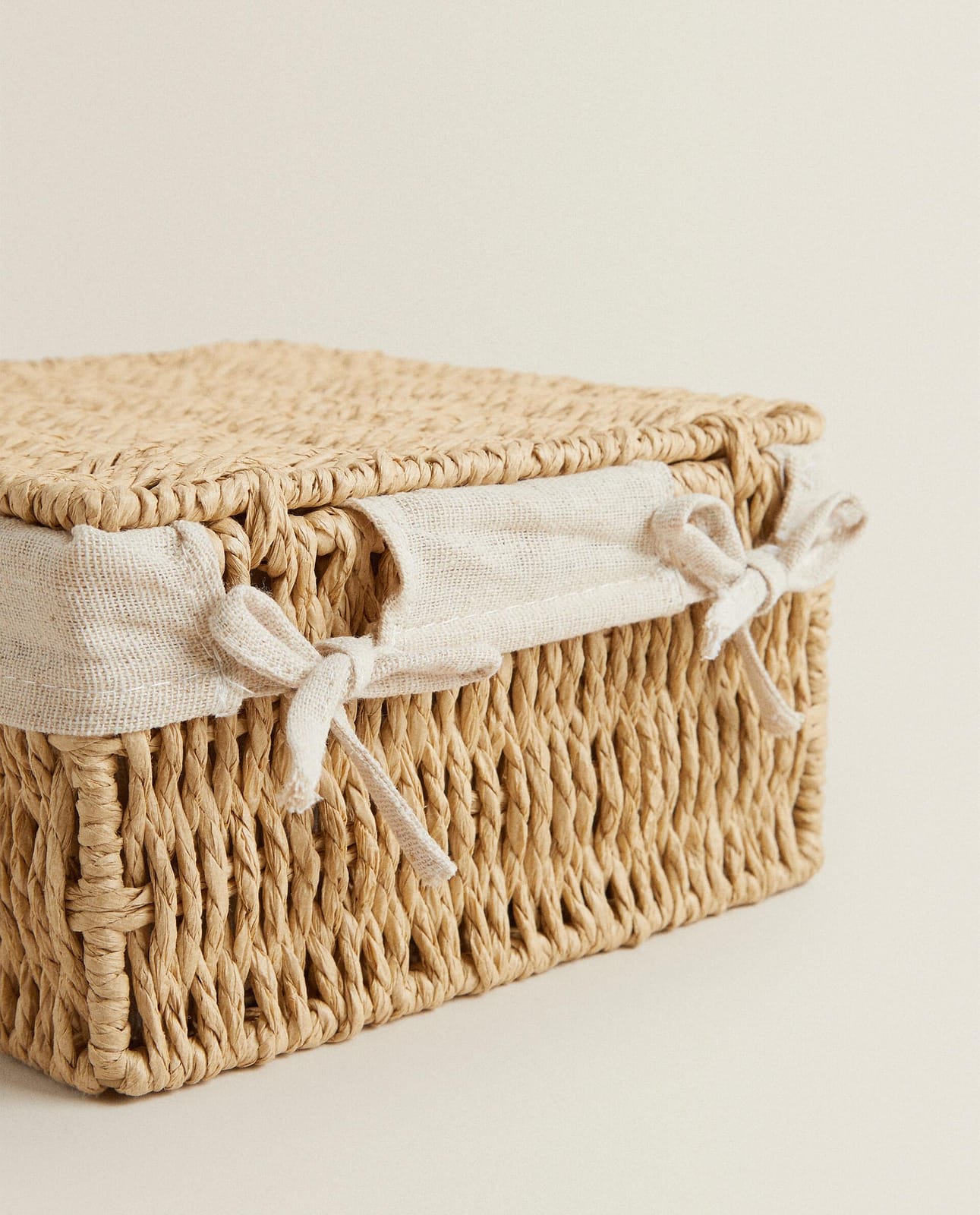 ZARA HOME КОРЗИНА С КРЫШКОЙ И ХЛОПКОВОЙ ПОДКЛАДКОЙ ракурс 8
