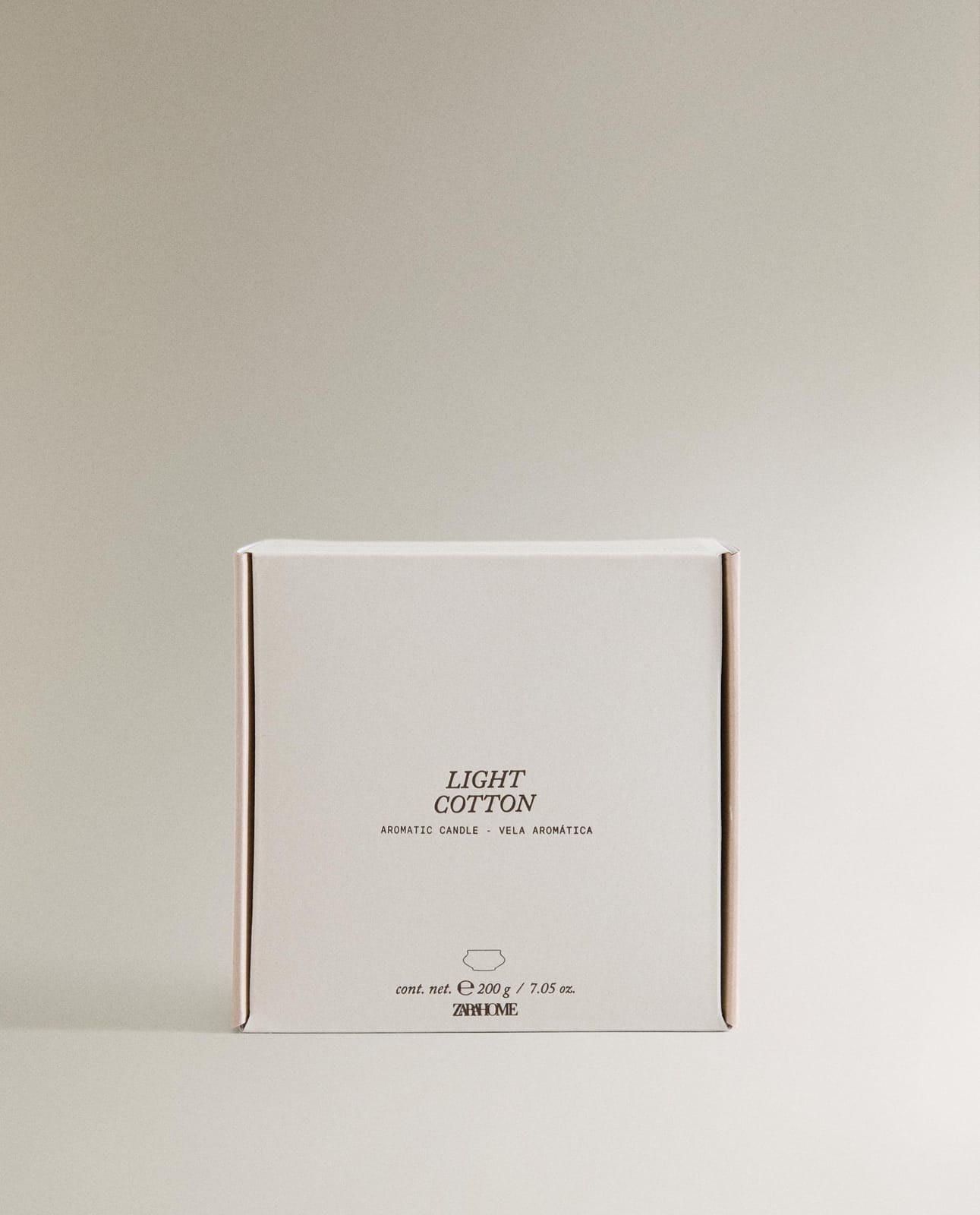 ZARA HOME (200 G) ароматическая свеча LIGHT COTTON ракурс 5